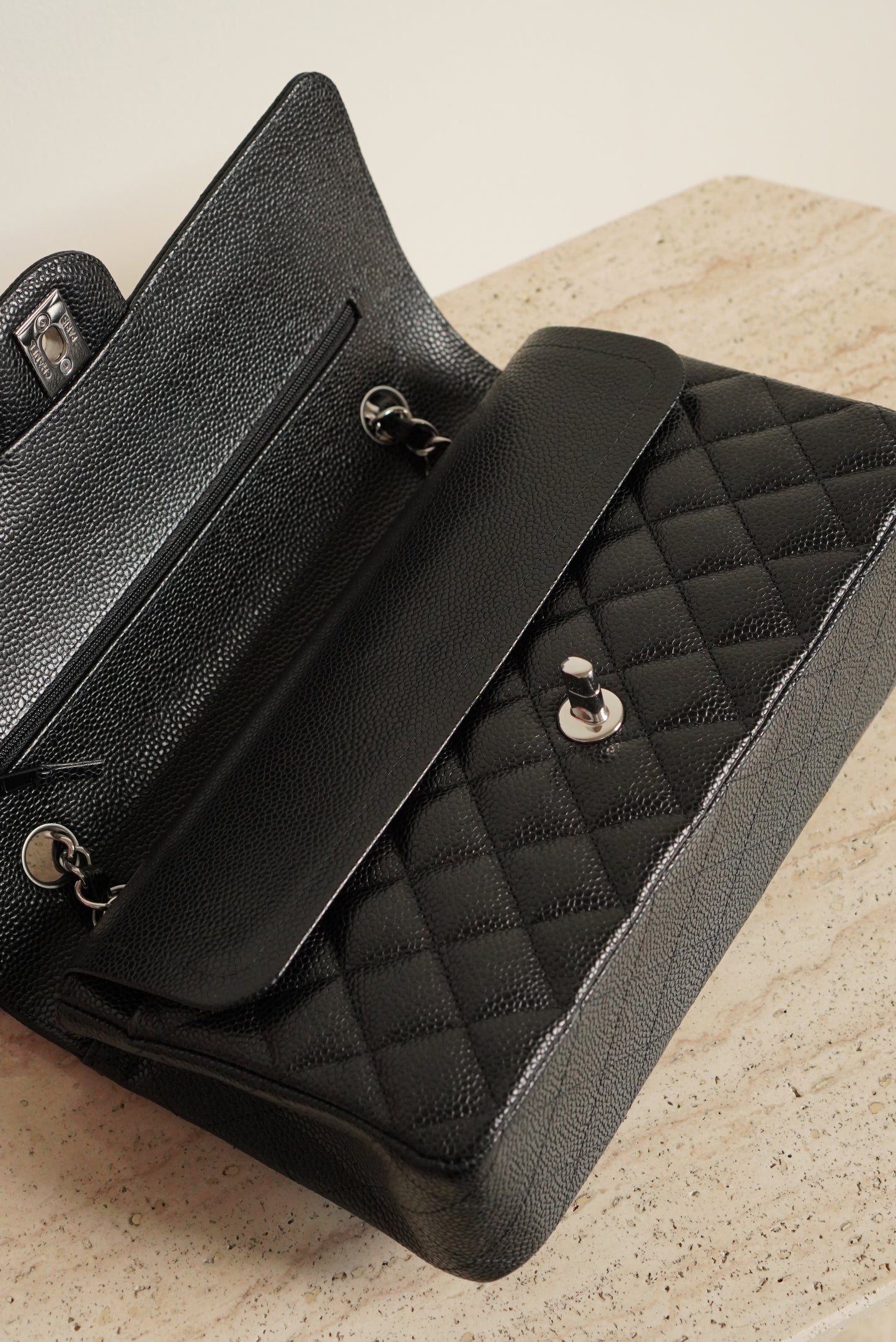 CHANEL CLASSIC MEDIUM DOUBLE FLAP | BLACK