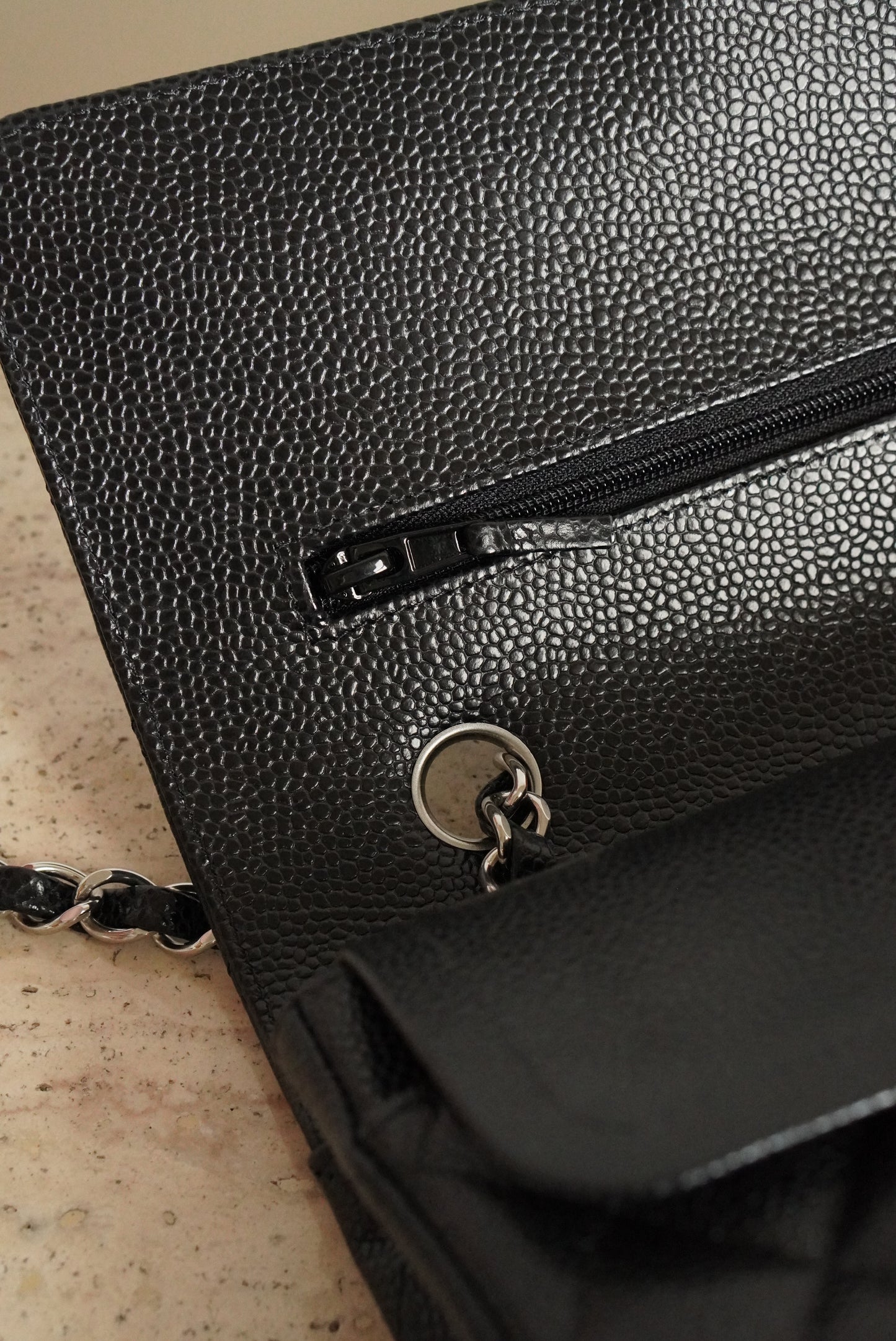 CHANEL CLASSIC MEDIUM DOUBLE FLAP | BLACK