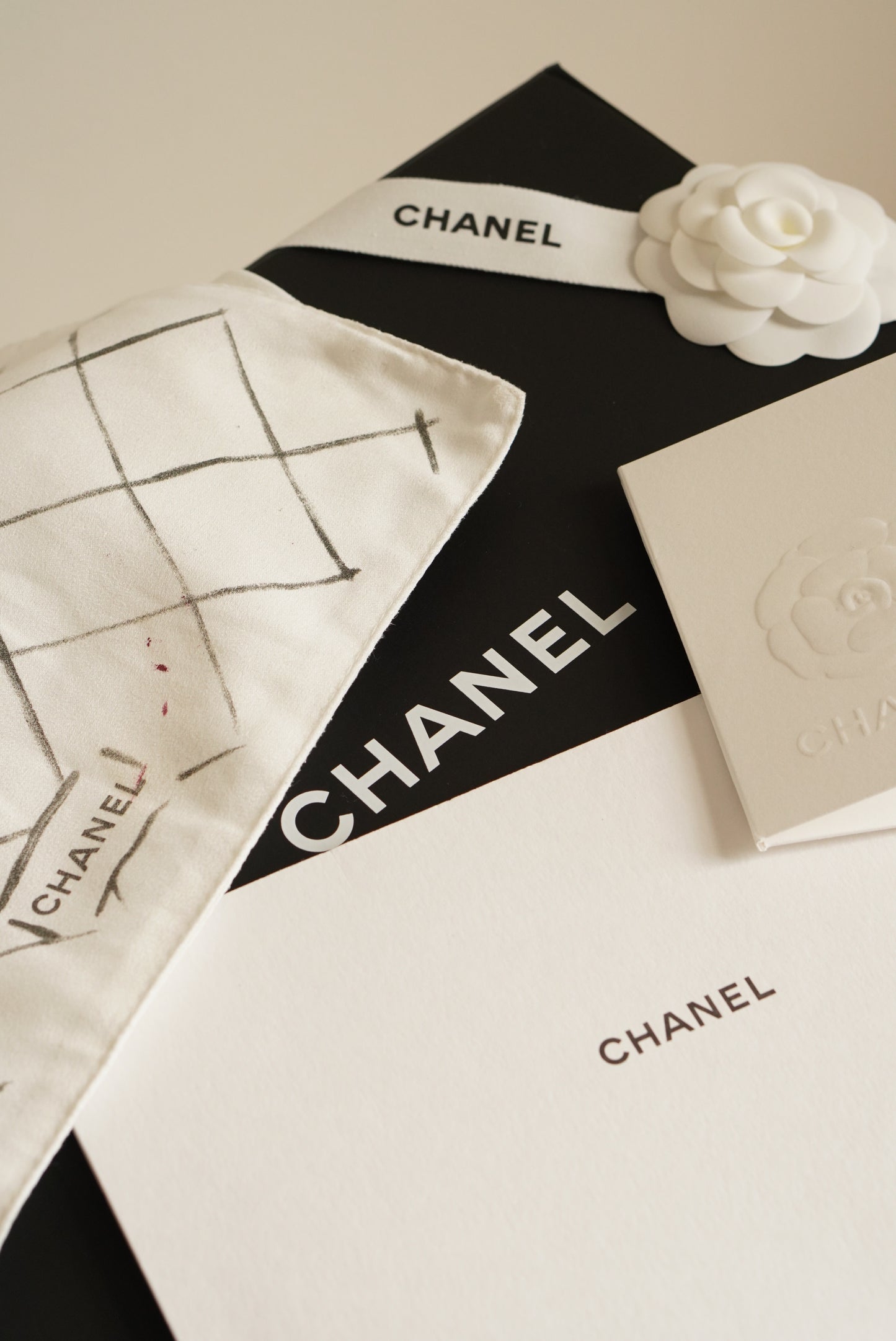 CHANEL CLASSIC MEDIUM DOUBLE FLAP | BLACK