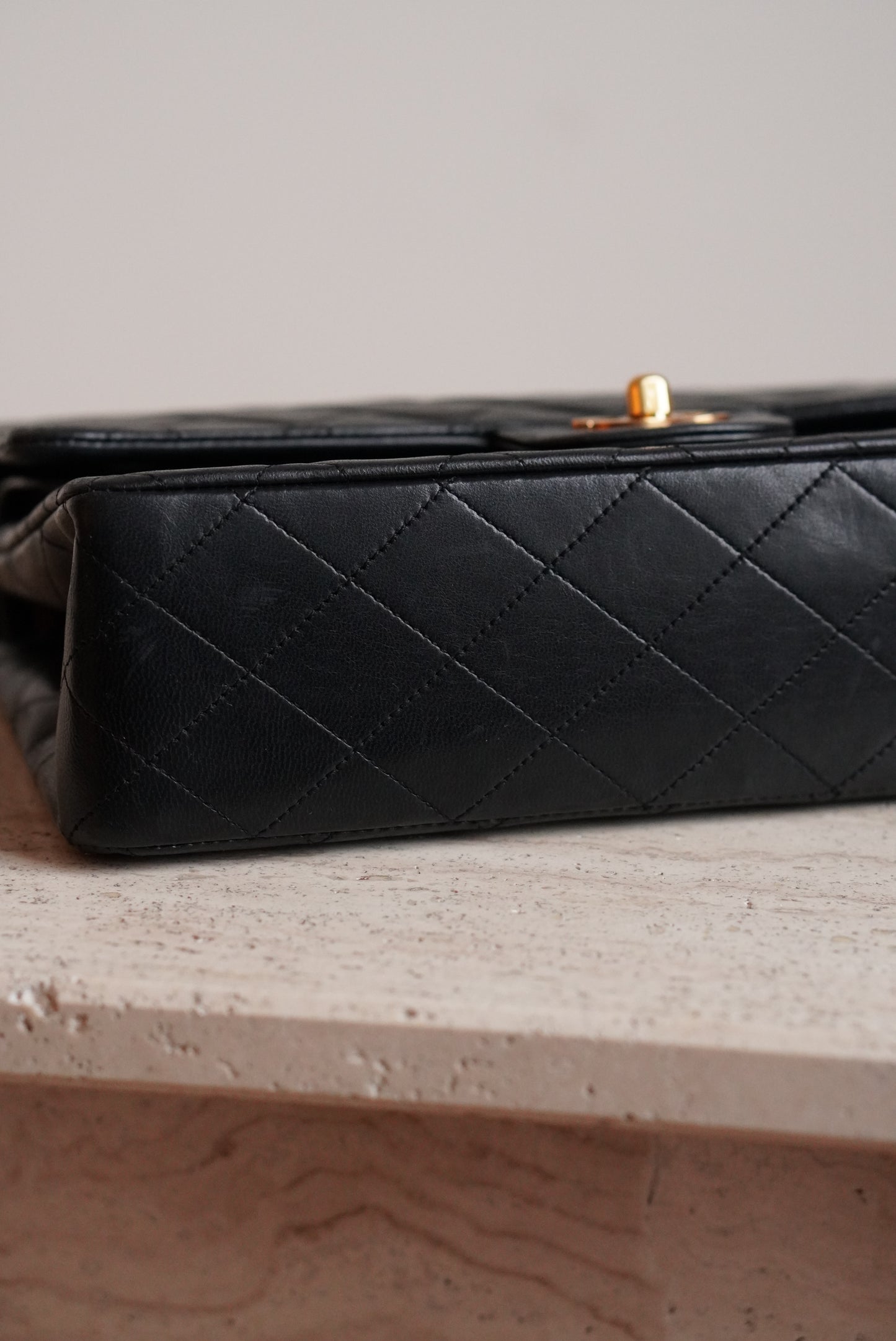 CHANEL CLASSIC MEDIUM DOUBLE FLAP | BLACK