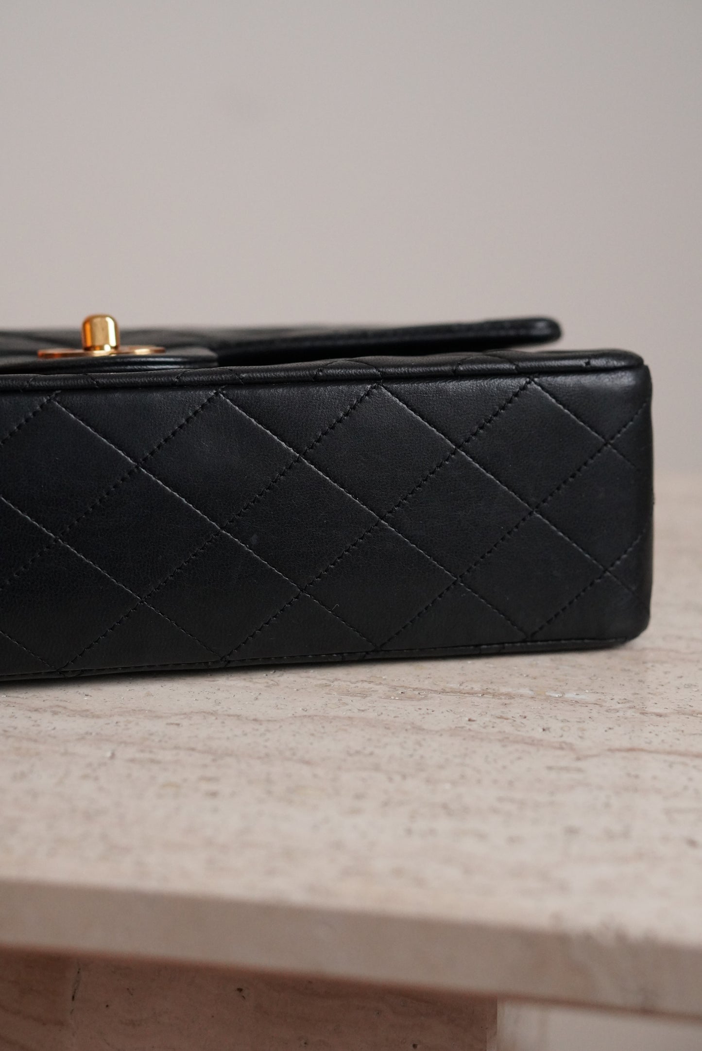 CHANEL CLASSIC MEDIUM DOUBLE FLAP | BLACK