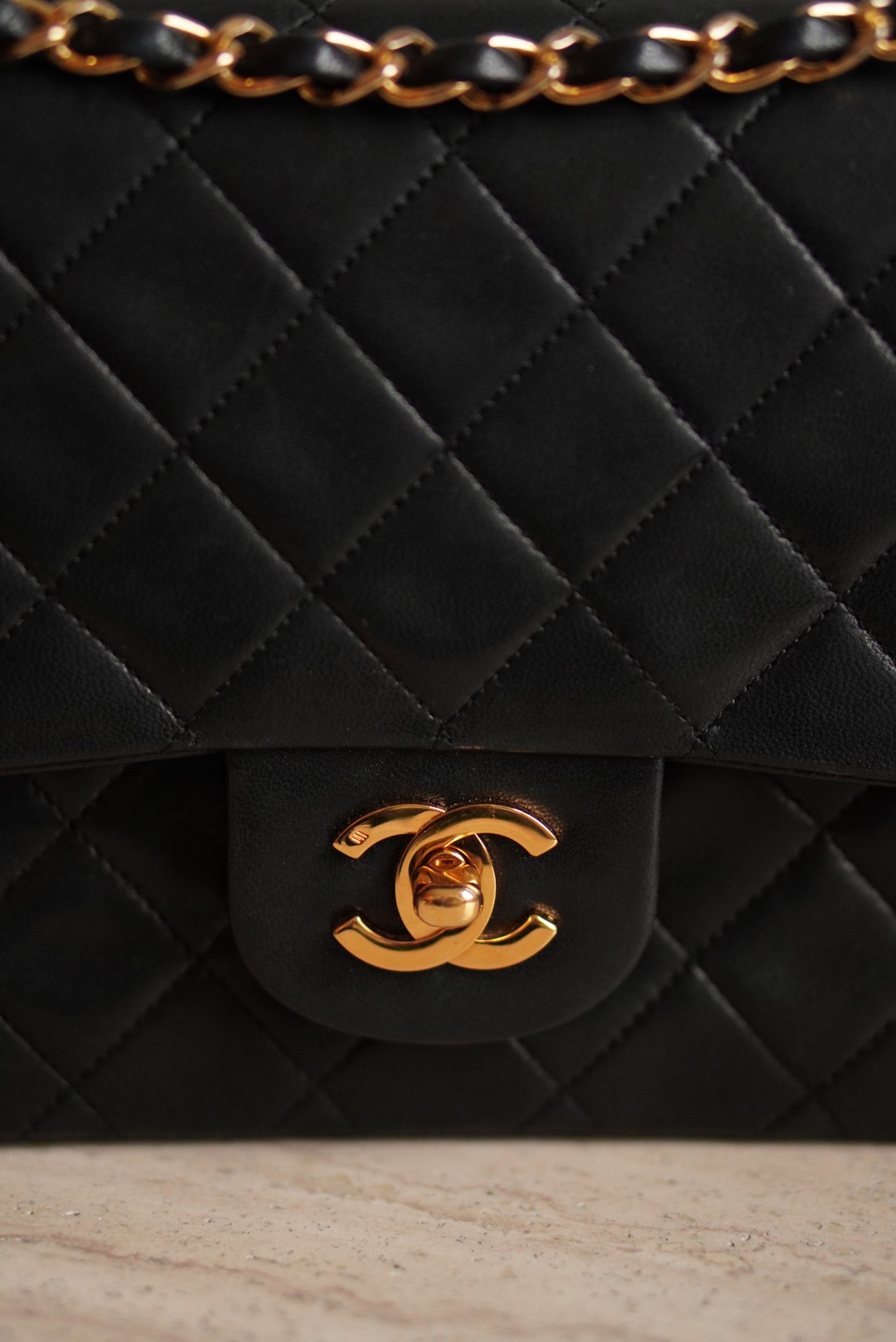 CHANEL CLASSIC MEDIUM DOUBLE FLAP | BLACK