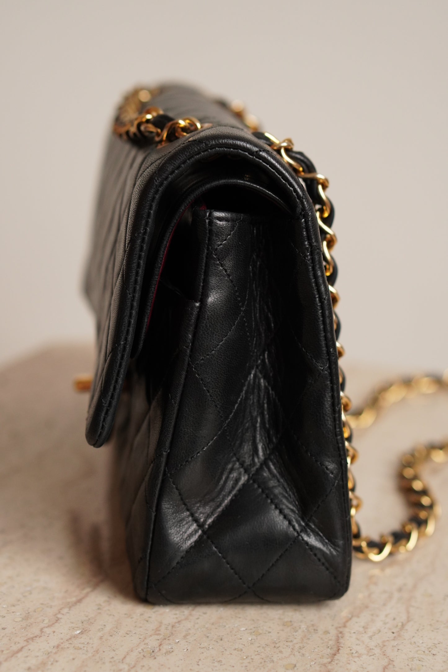 CHANEL CLASSIC MEDIUM DOUBLE FLAP | BLACK
