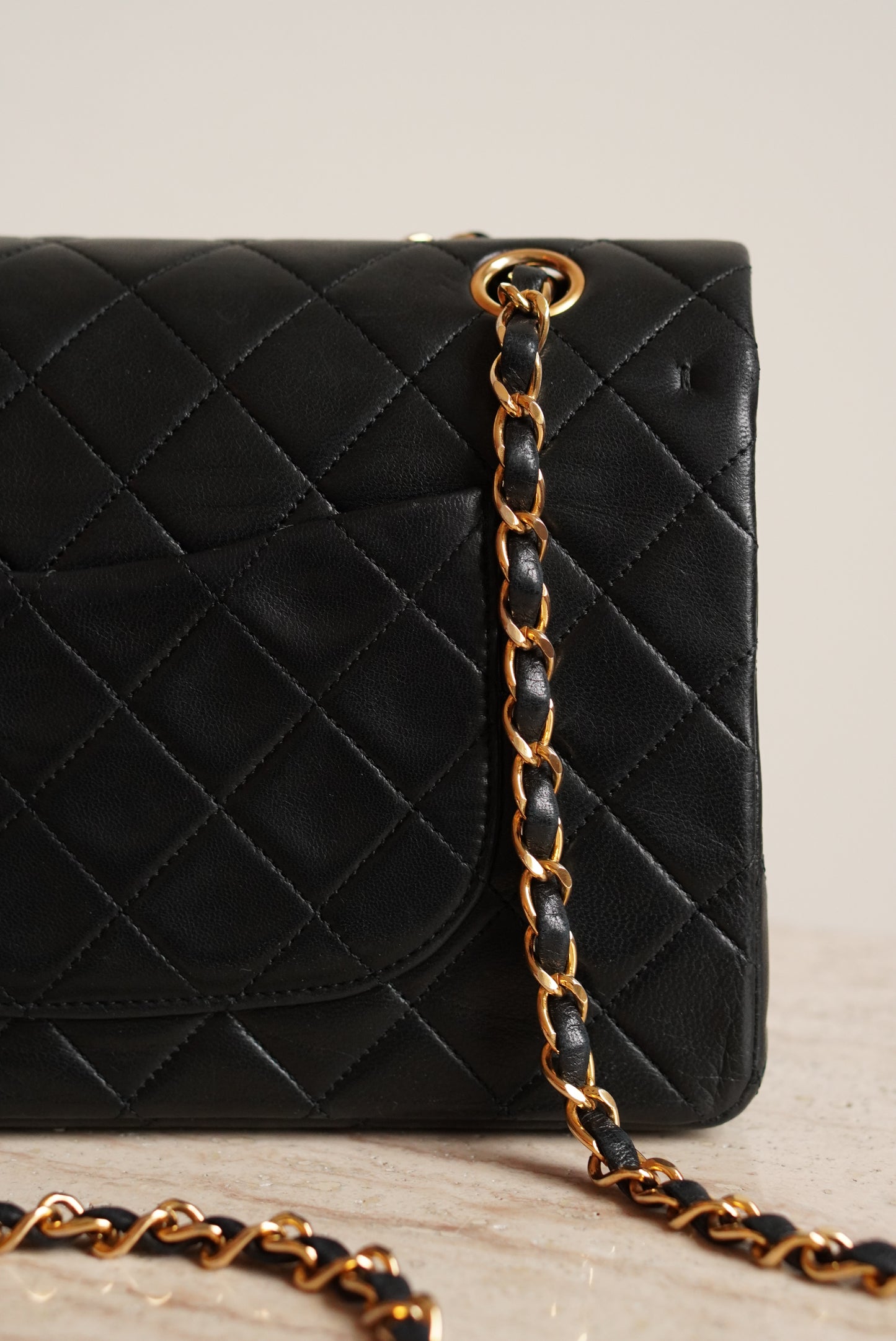 CHANEL CLASSIC MEDIUM DOUBLE FLAP | BLACK