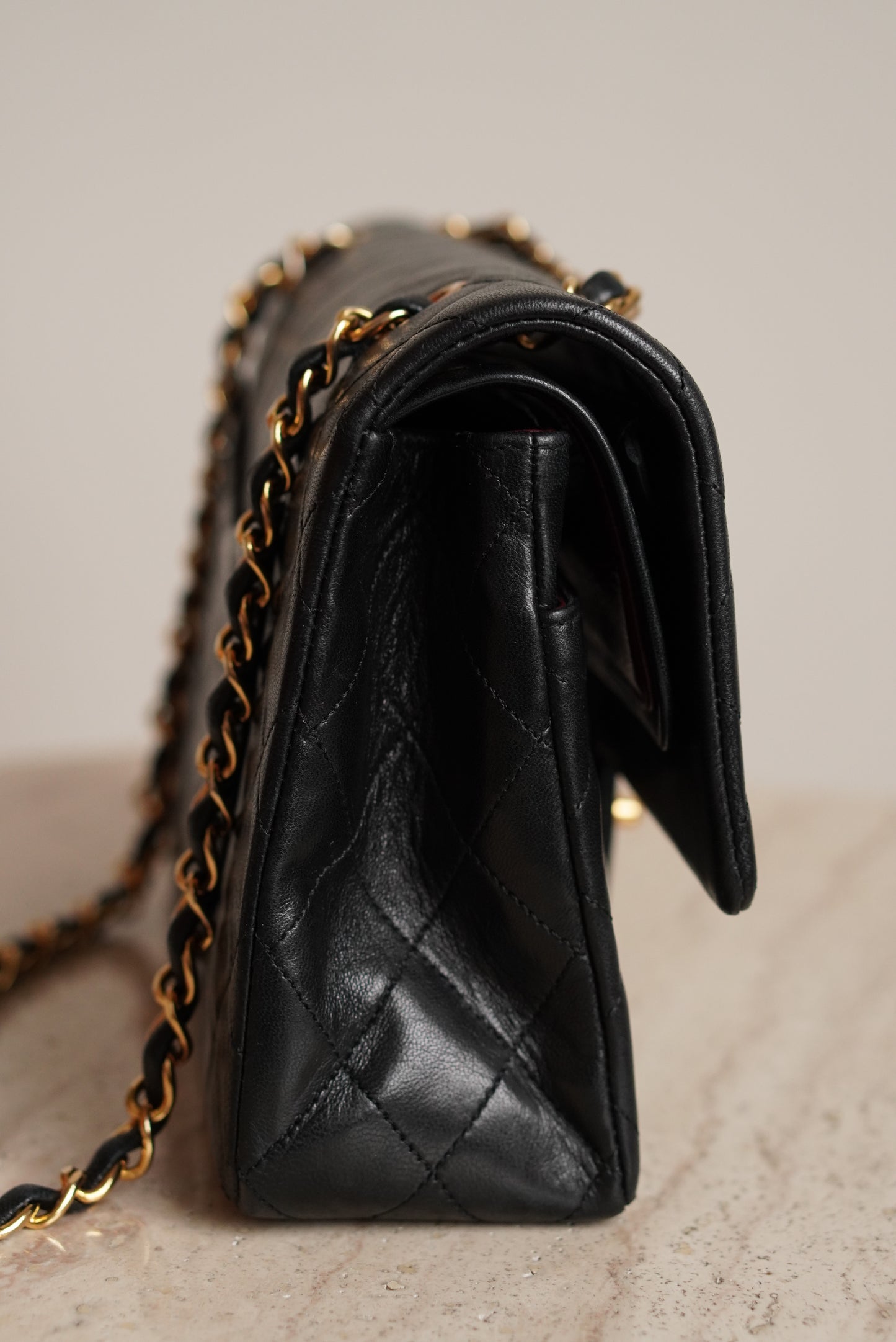 CHANEL CLASSIC MEDIUM DOUBLE FLAP | BLACK