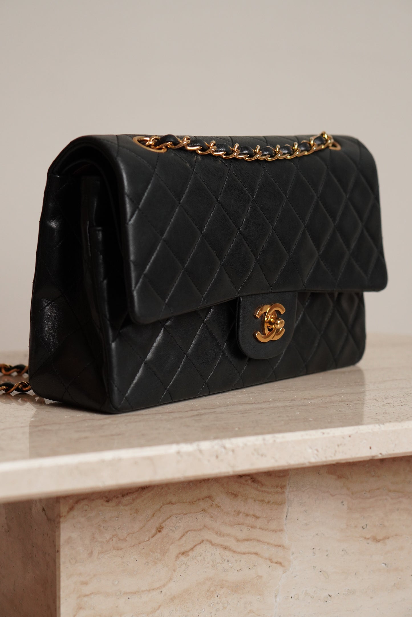 CHANEL CLASSIC MEDIUM DOUBLE FLAP | BLACK