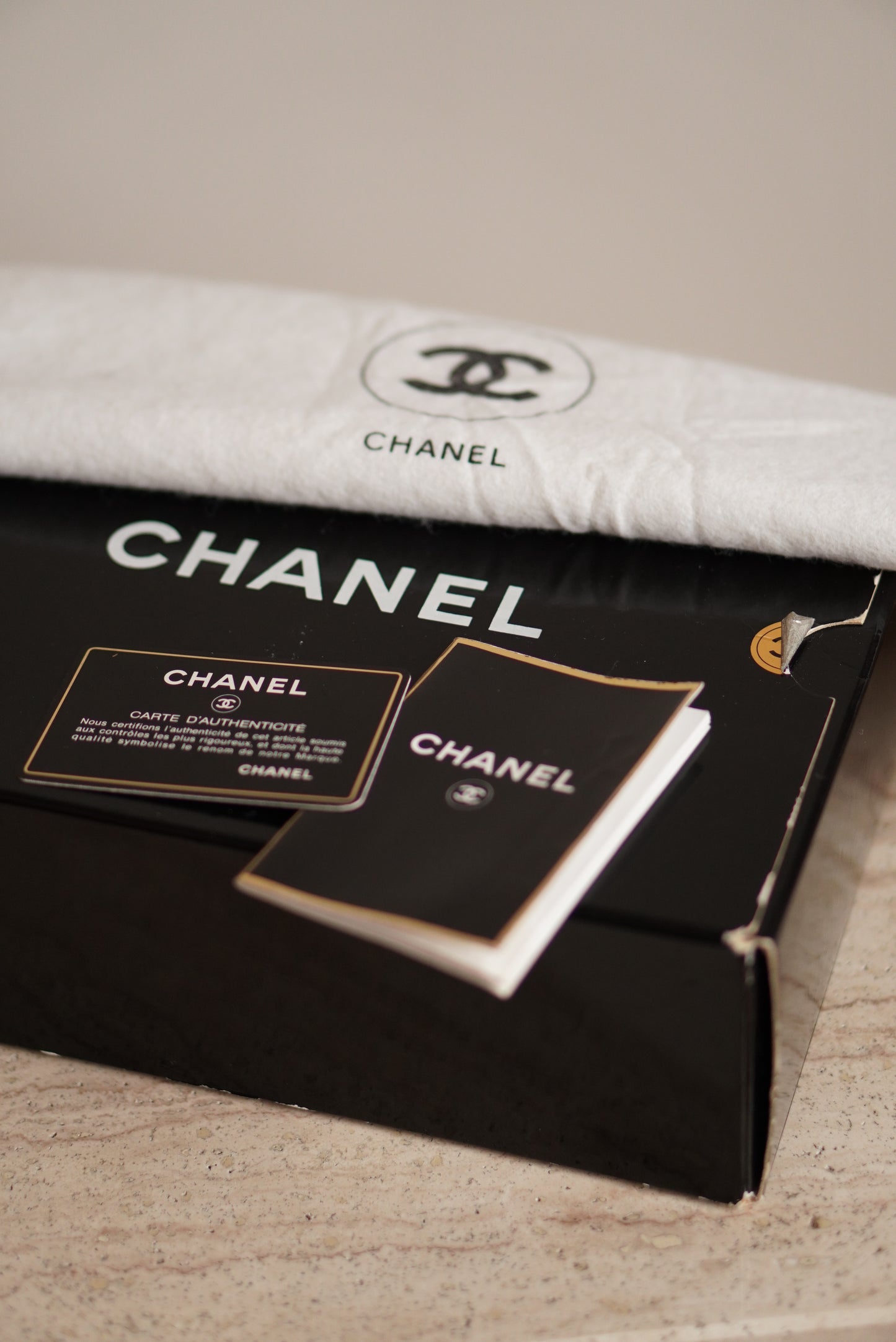 CHANEL CLASSIC MEDIUM DOUBLE FLAP | BLACK