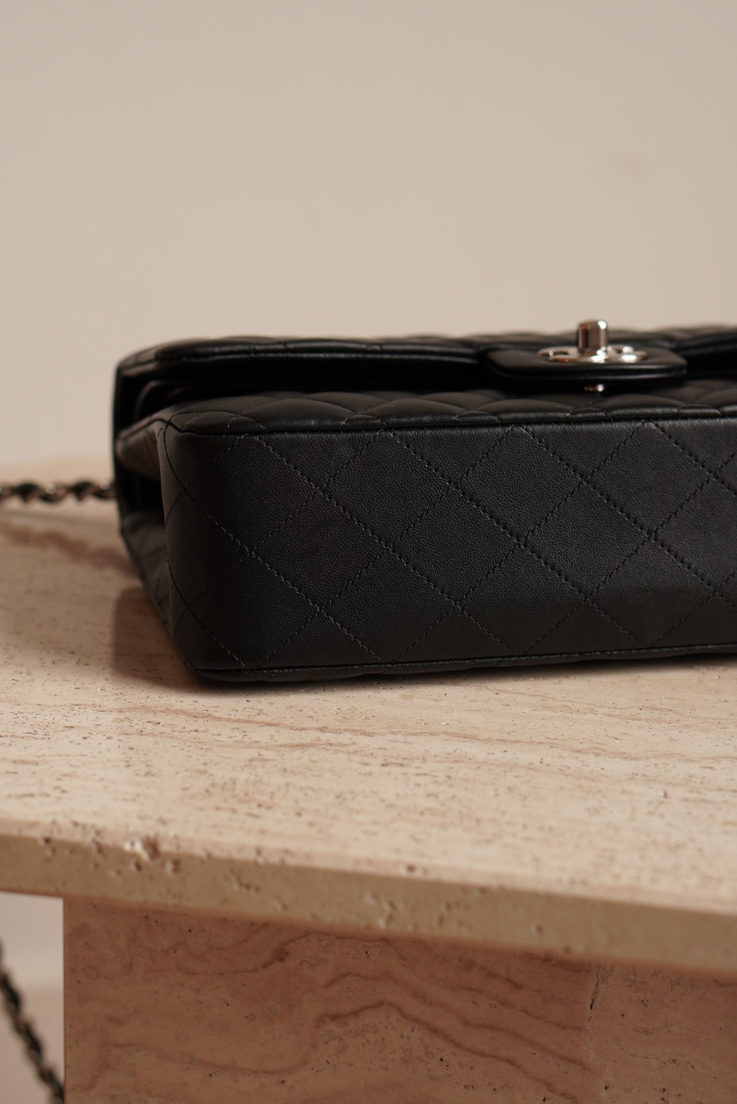 CHANEL CLASSIC MEDIUM DOUBLE FLAP | BLACK