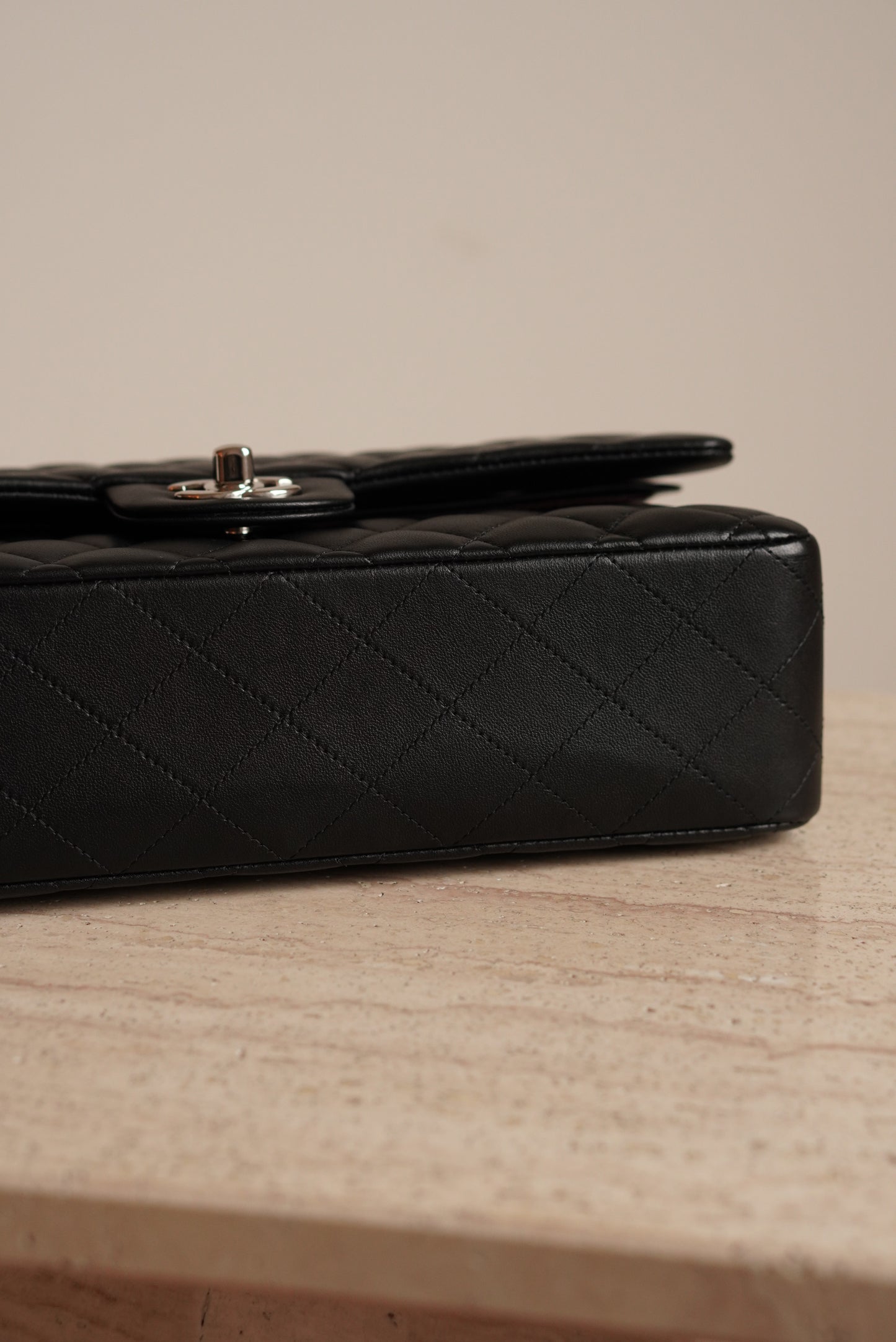 CHANEL CLASSIC MEDIUM DOUBLE FLAP | BLACK