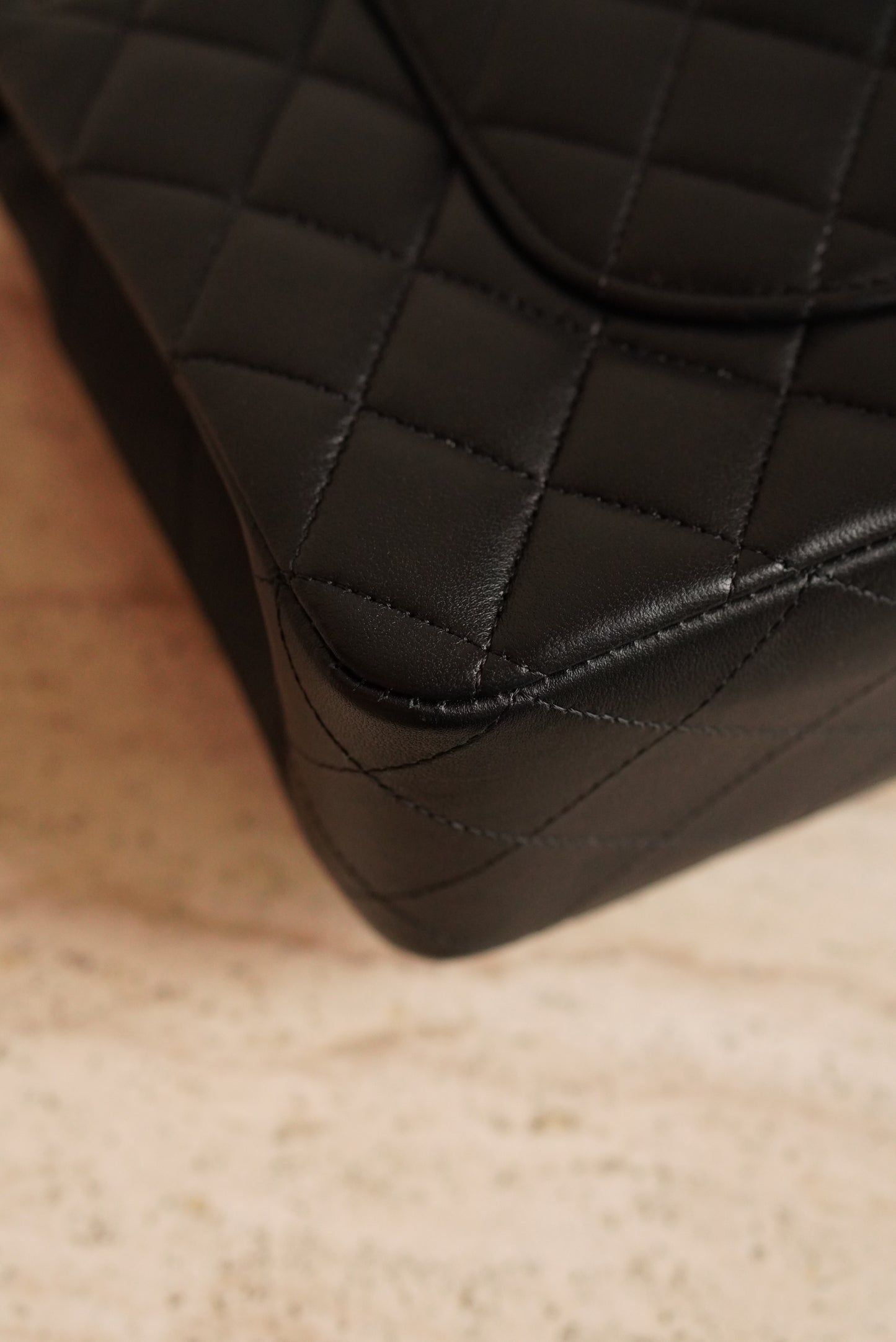 CHANEL CLASSIC MEDIUM DOUBLE FLAP | BLACK
