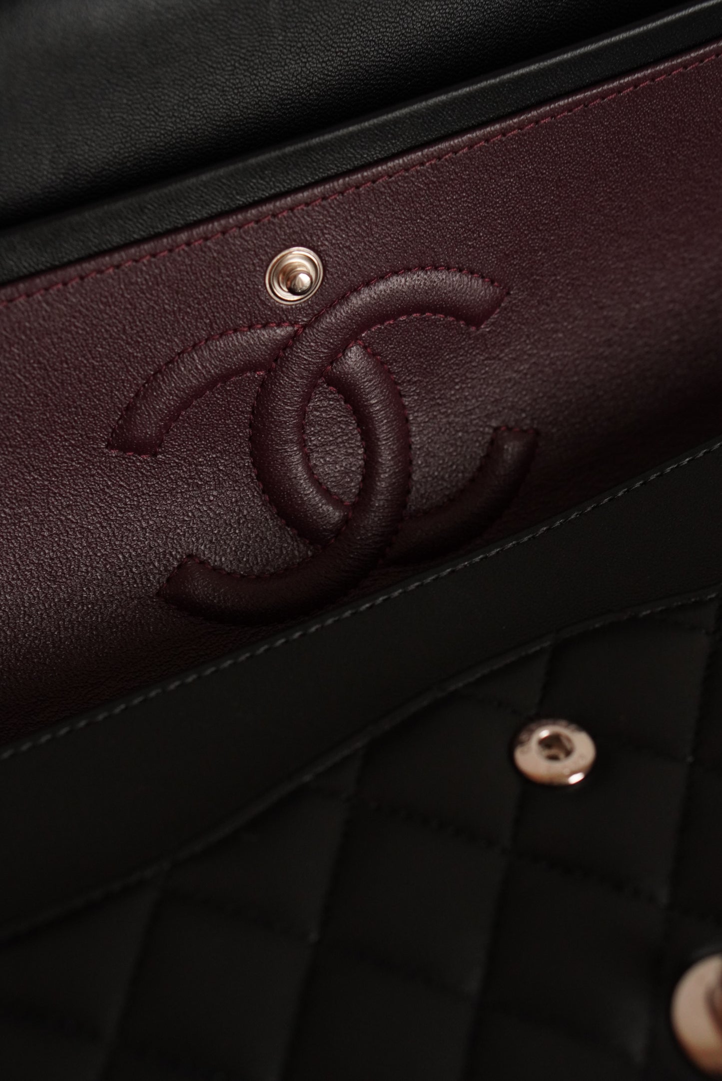 CHANEL CLASSIC MEDIUM DOUBLE FLAP | BLACK