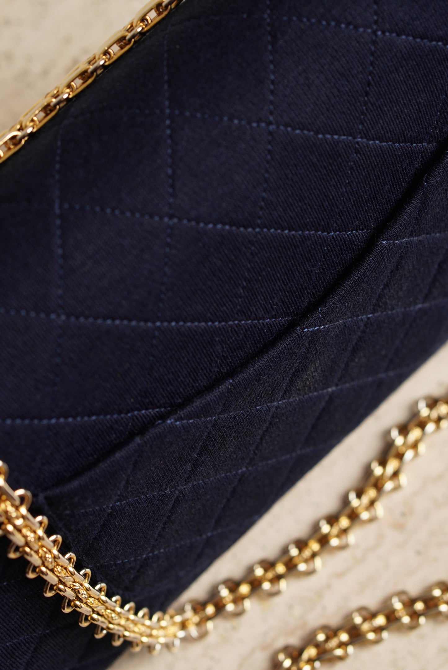 CHANEL CLASSIC MEDIUM DOUBLE FLAP | NAVY BLUE
