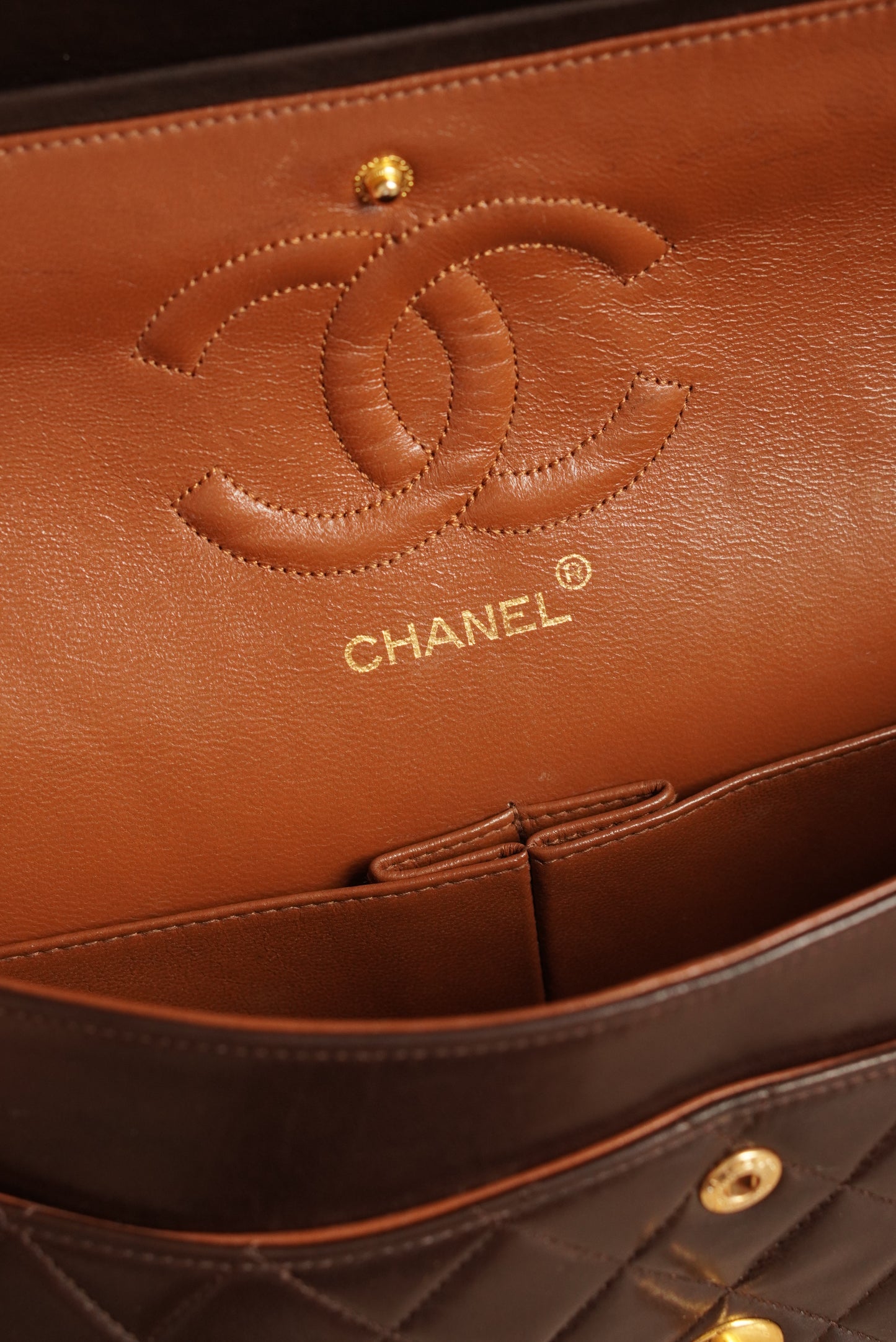 CHANEL CLASSIC MEDIUM DOUBLE FLAP | BROWN