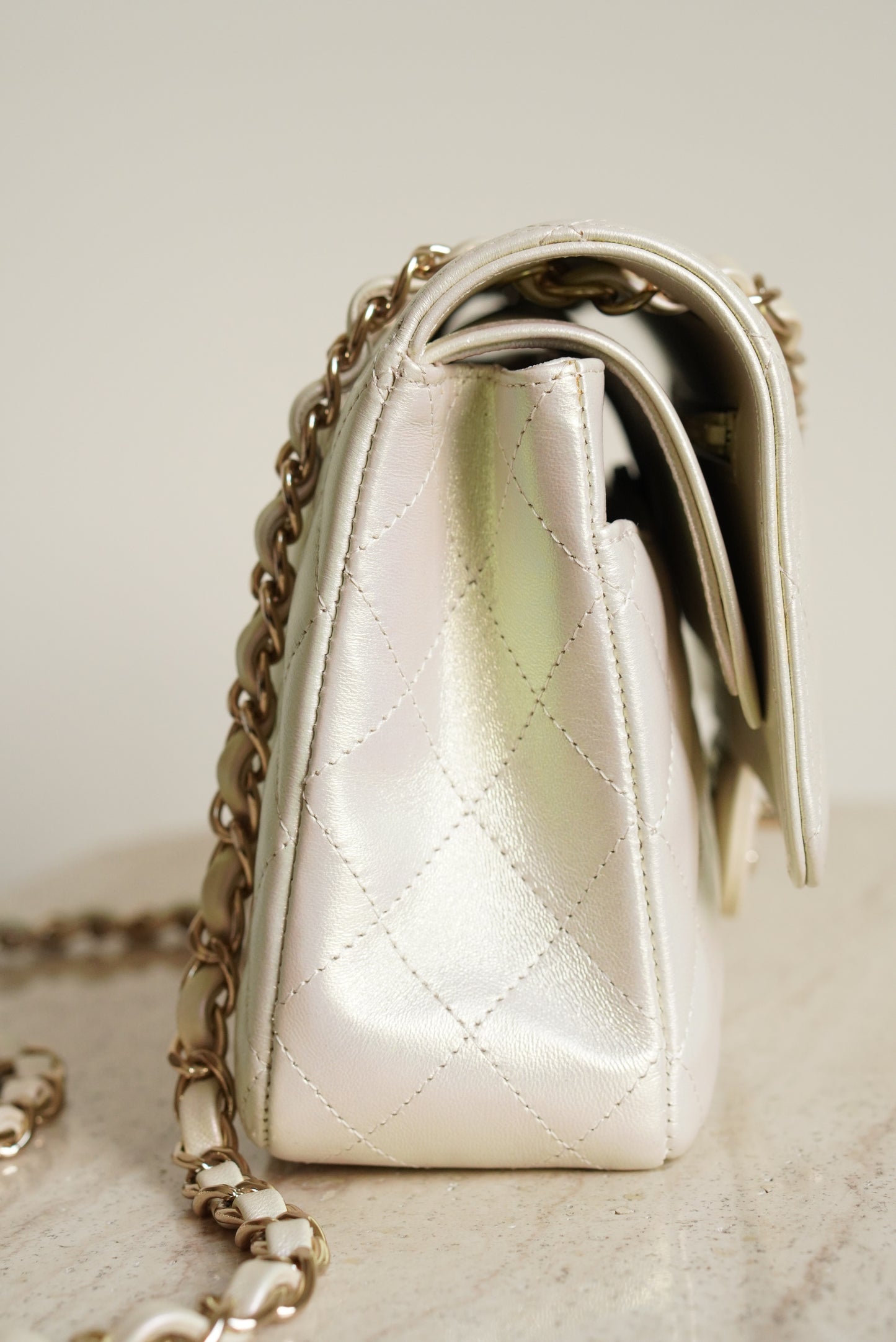 CHANEL CLASSIC MEDIUM DOUBLE FLAP | IRIDESCENT IVORY