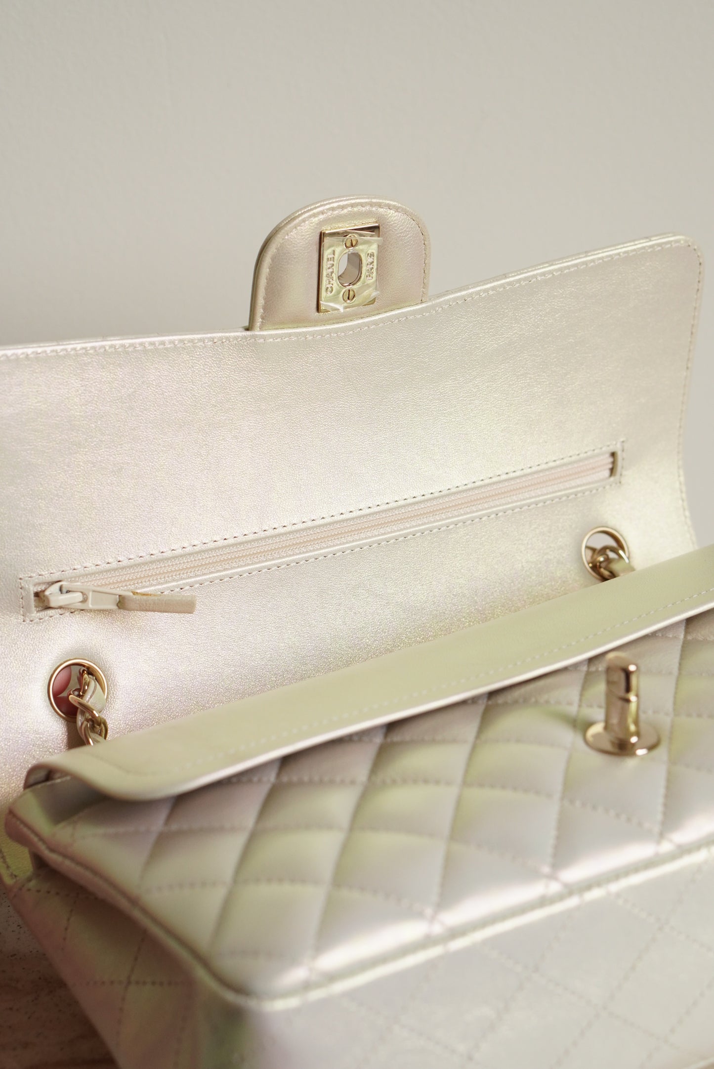 CHANEL CLASSIC MEDIUM DOUBLE FLAP | IRIDESCENT IVORY