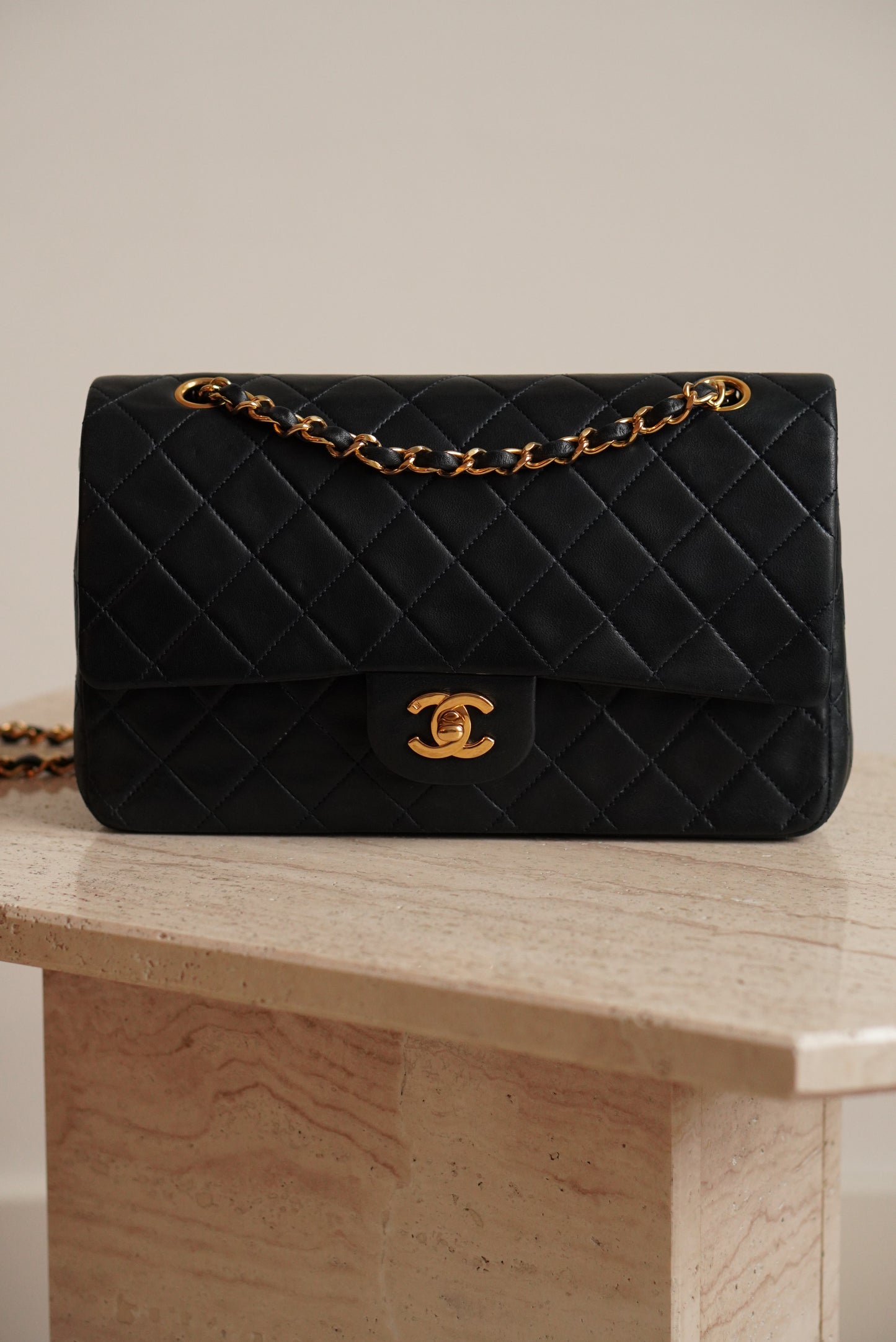 CHANEL CLASSIC MEDIUM DOUBLE FLAP | NAVY BLUE