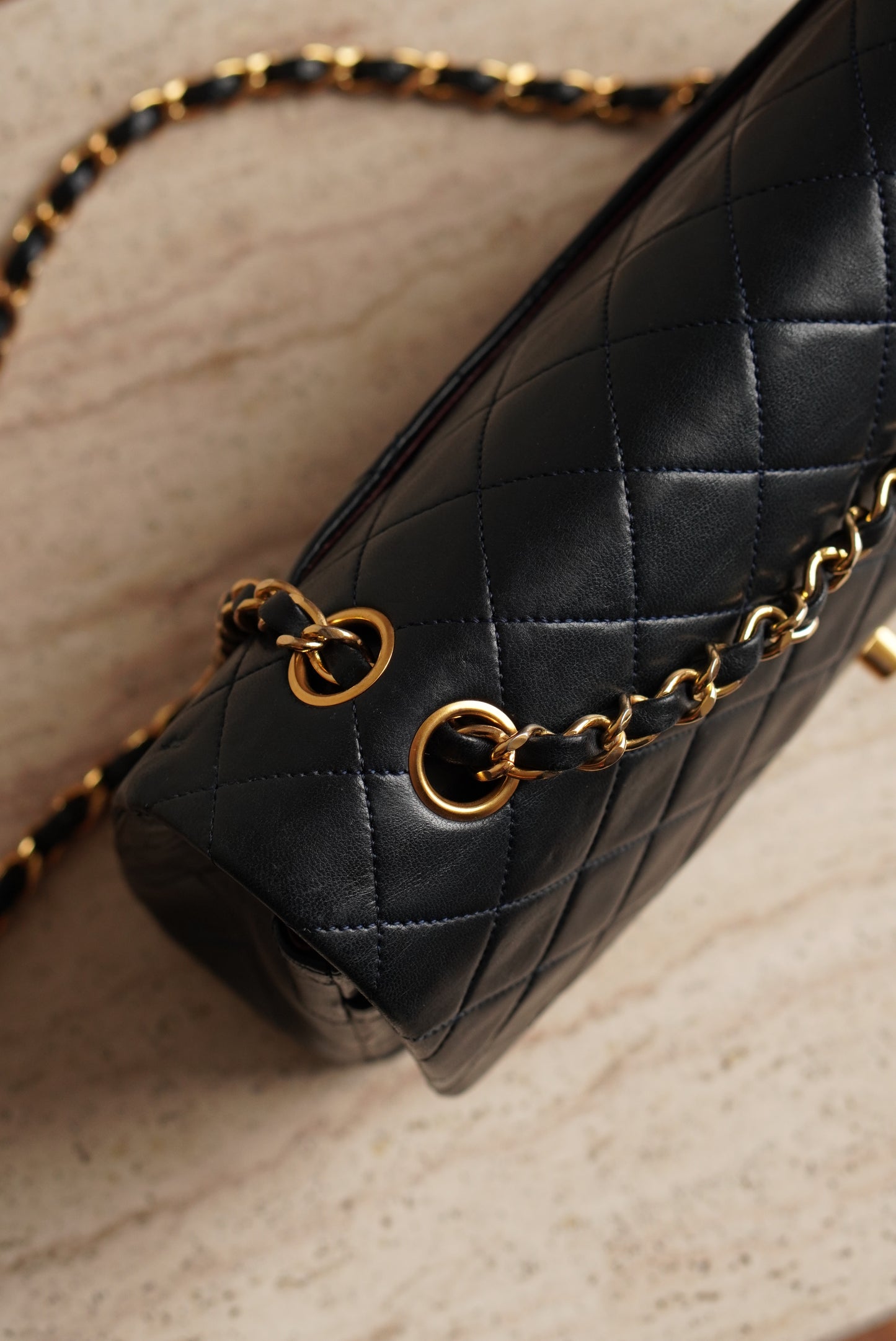 CHANEL CLASSIC MEDIUM DOUBLE FLAP | NAVY BLUE