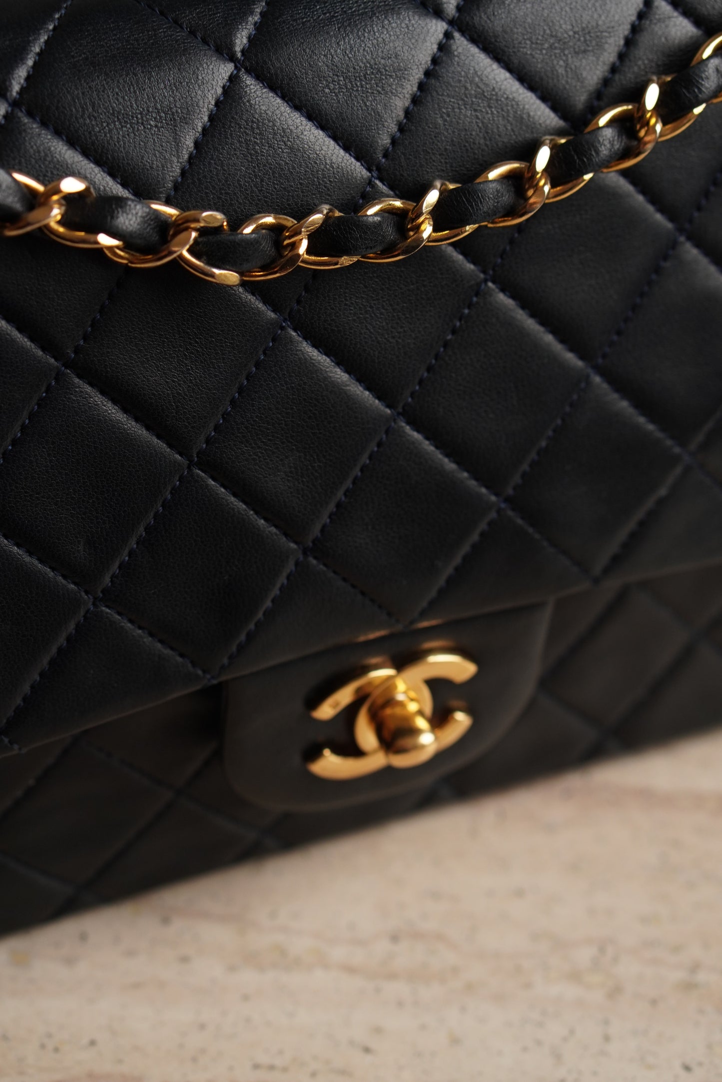 CHANEL CLASSIC MEDIUM DOUBLE FLAP | NAVY BLUE