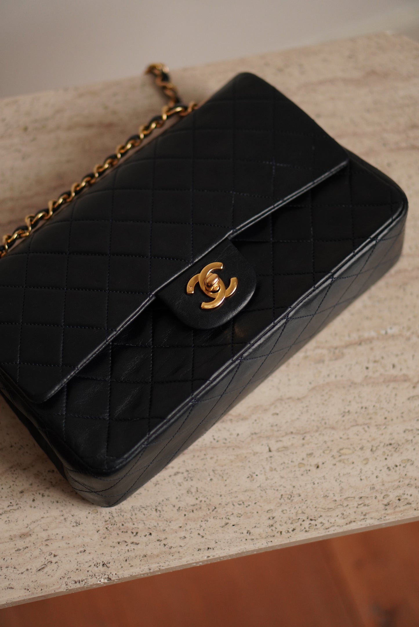 CHANEL CLASSIC MEDIUM DOUBLE FLAP | NAVY BLUE