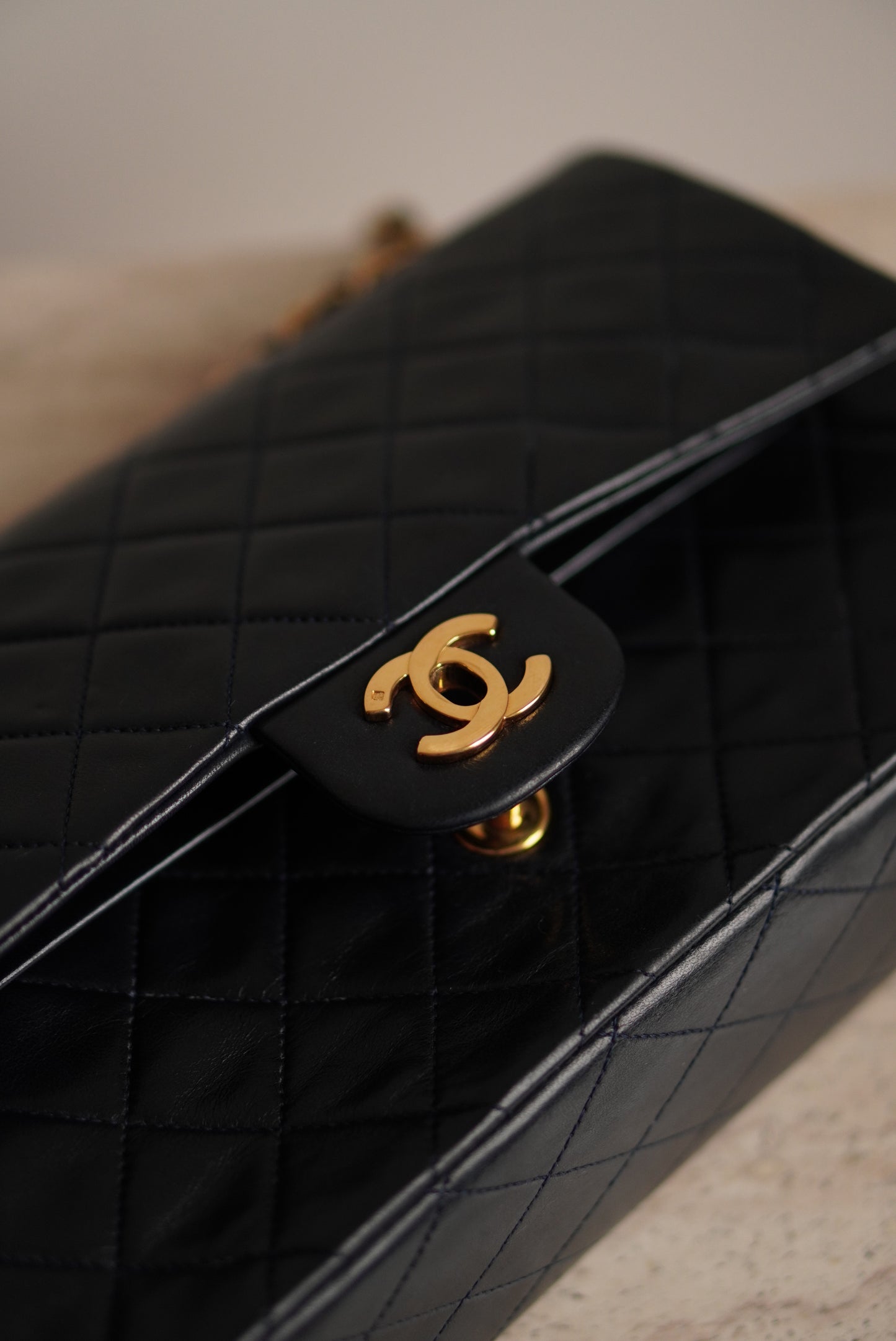 CHANEL CLASSIC MEDIUM DOUBLE FLAP | NAVY BLUE
