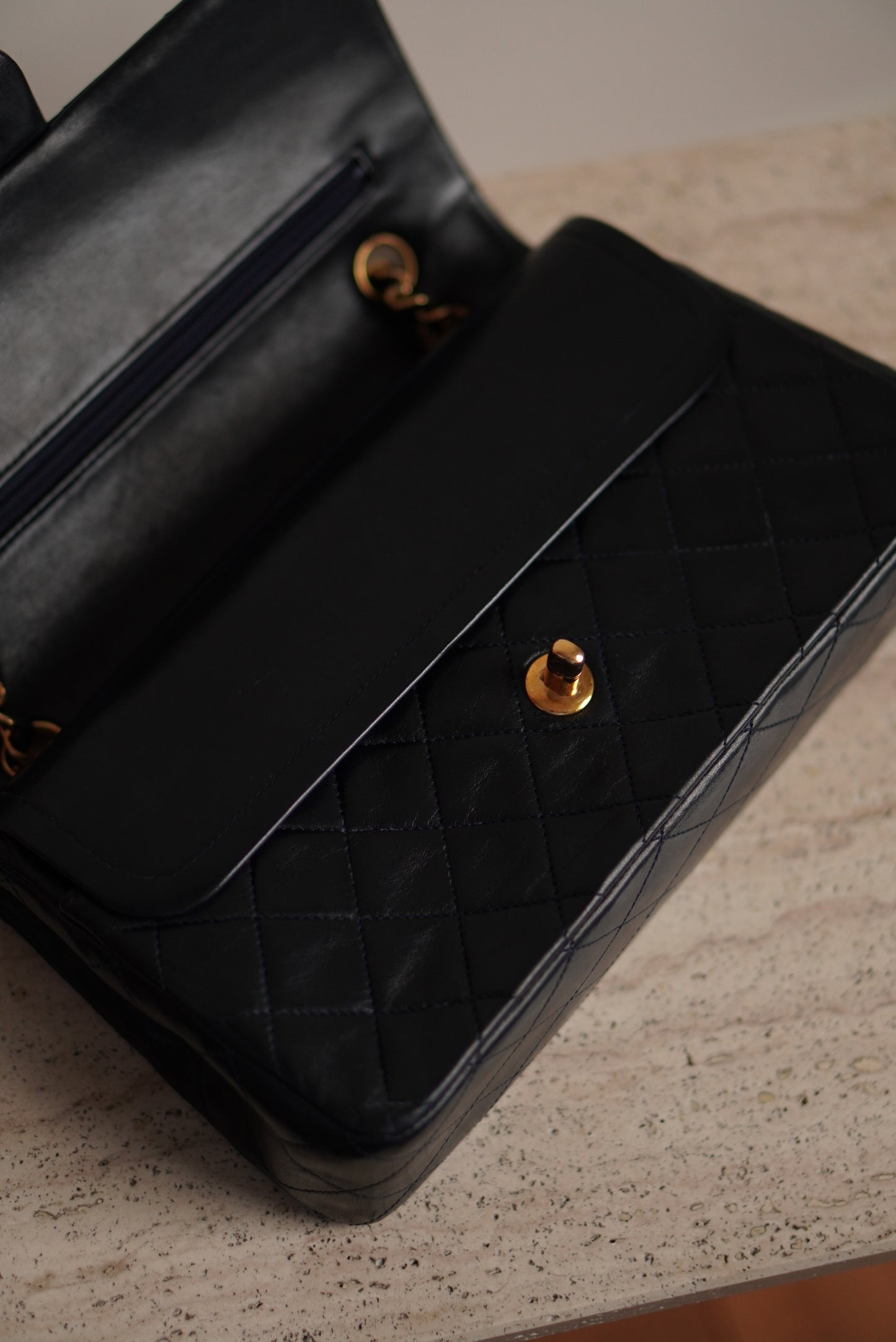 CHANEL CLASSIC MEDIUM DOUBLE FLAP | NAVY BLUE