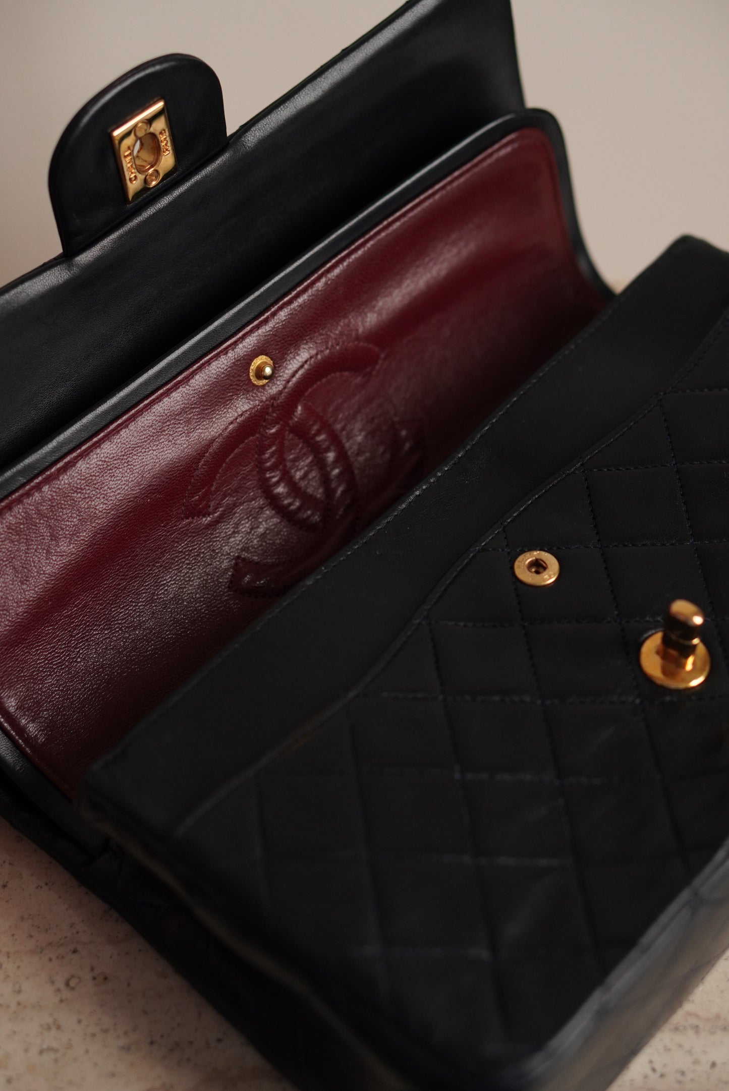 CHANEL CLASSIC MEDIUM DOUBLE FLAP | NAVY BLUE