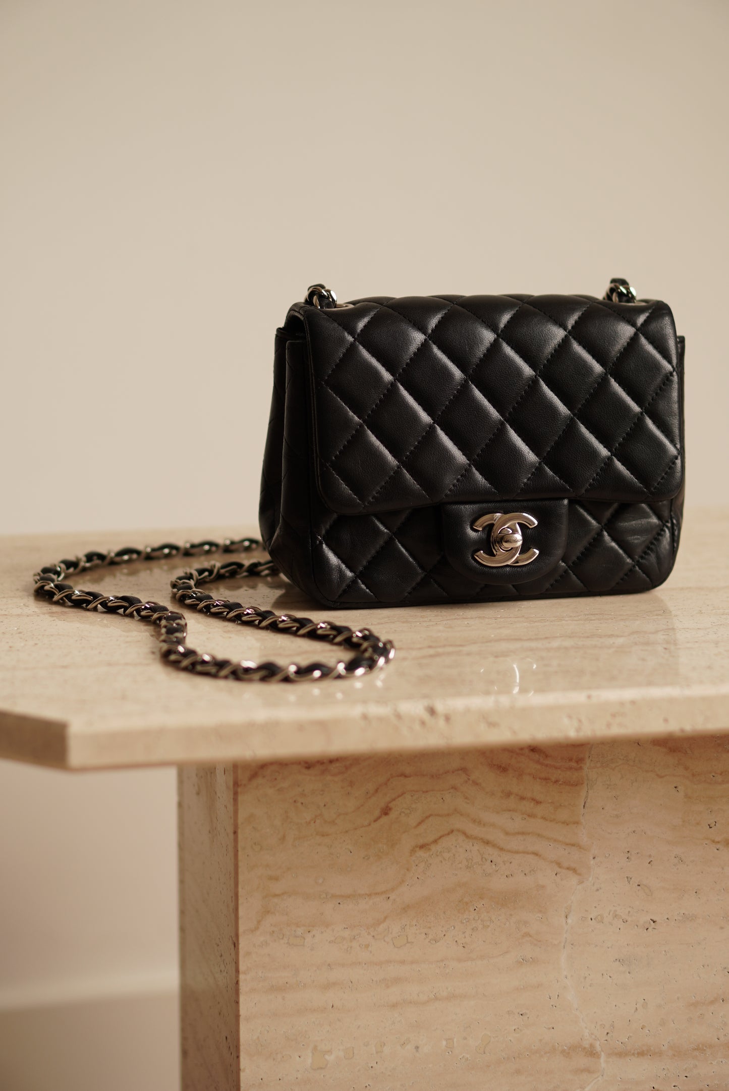 CHANEL CLASSIC MINI SQUARE | BLACK