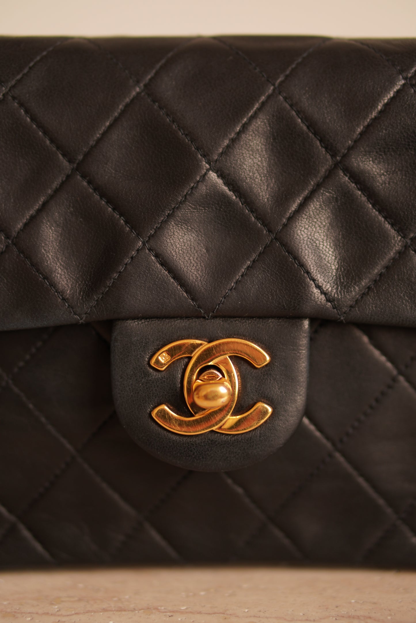 CHANEL CLASSIC MINI SQUARE | BLACK