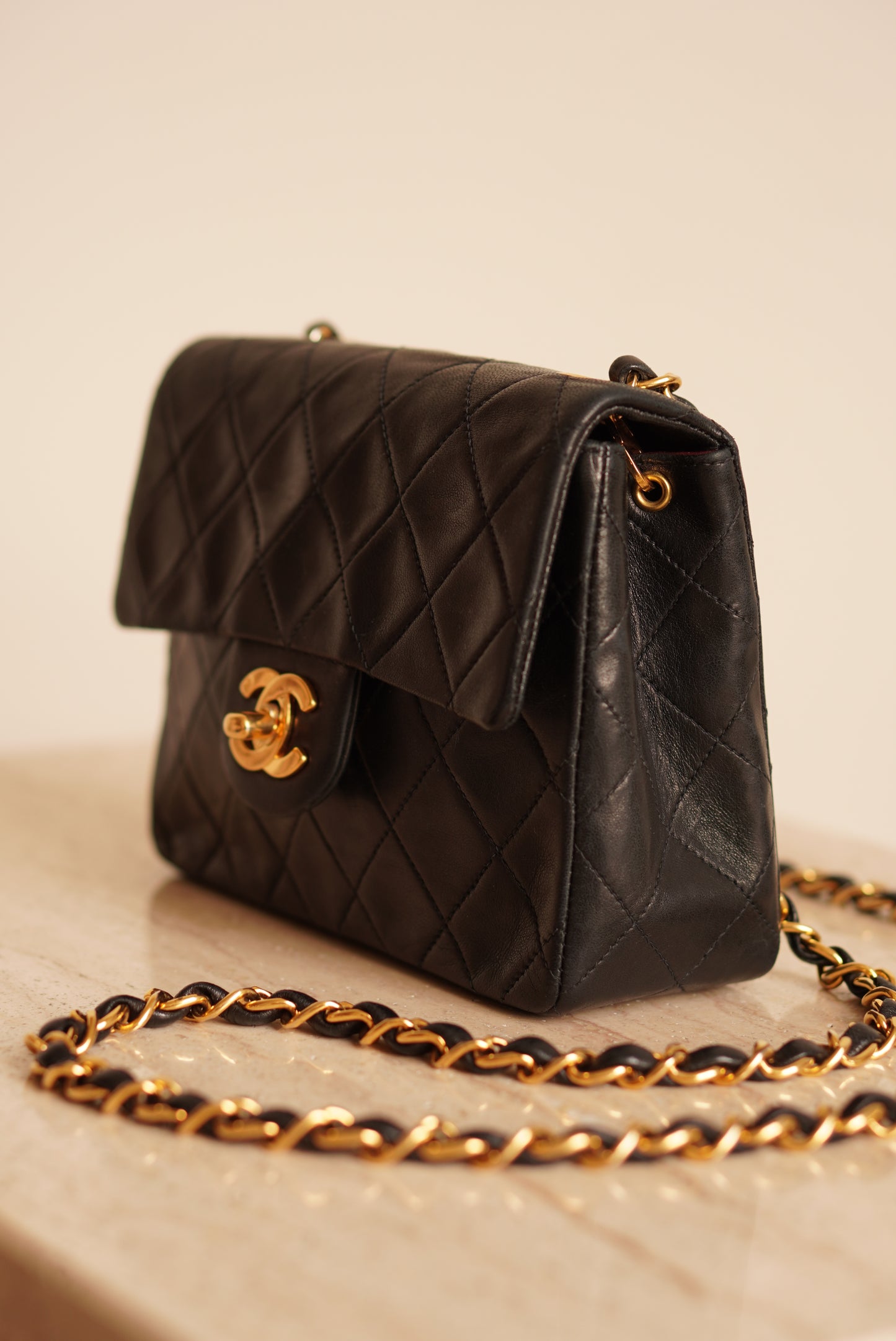 CHANEL CLASSIC MINI SQUARE | BLACK