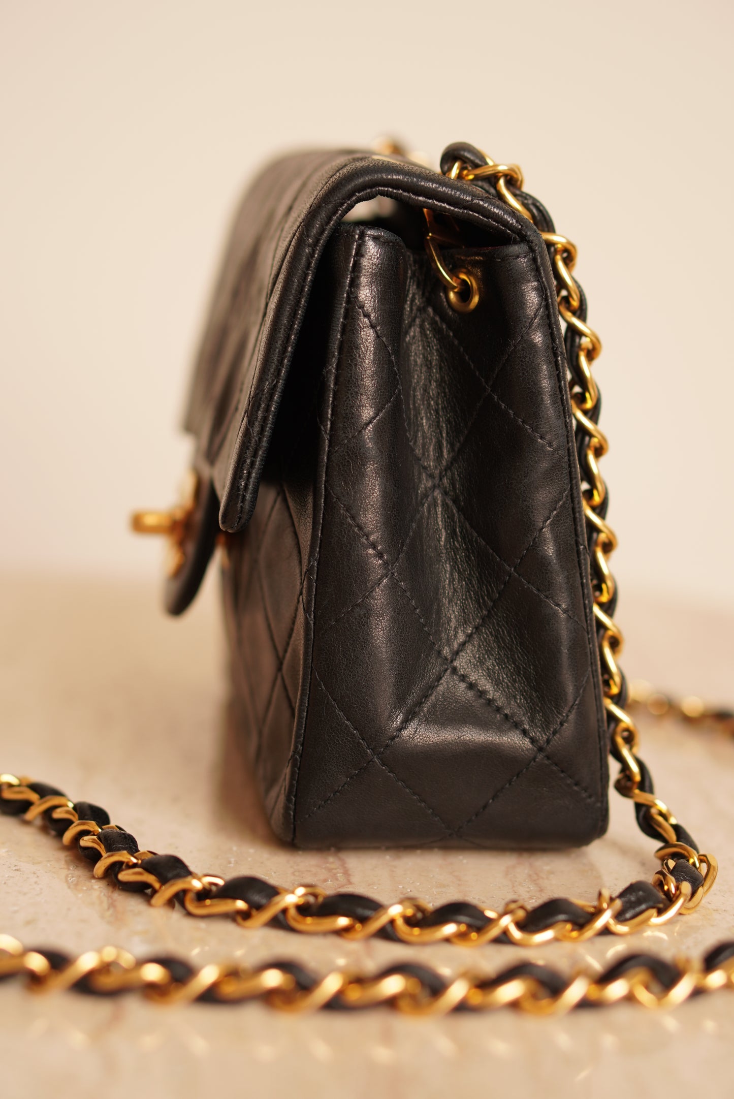 CHANEL CLASSIC MINI SQUARE | BLACK