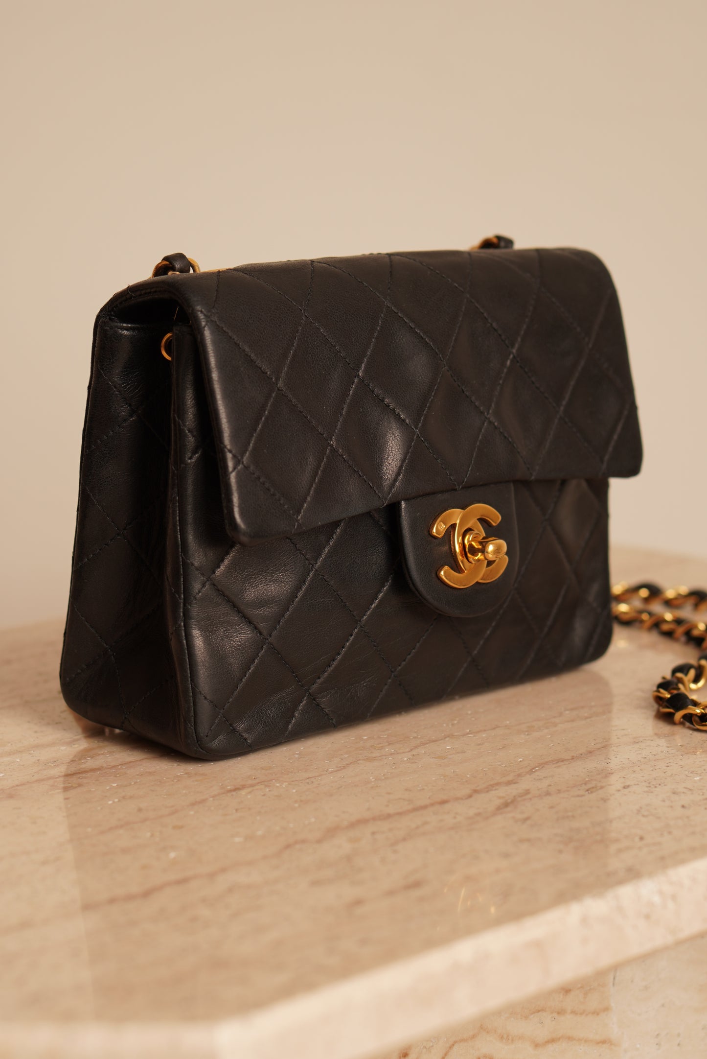CHANEL CLASSIC MINI SQUARE | BLACK