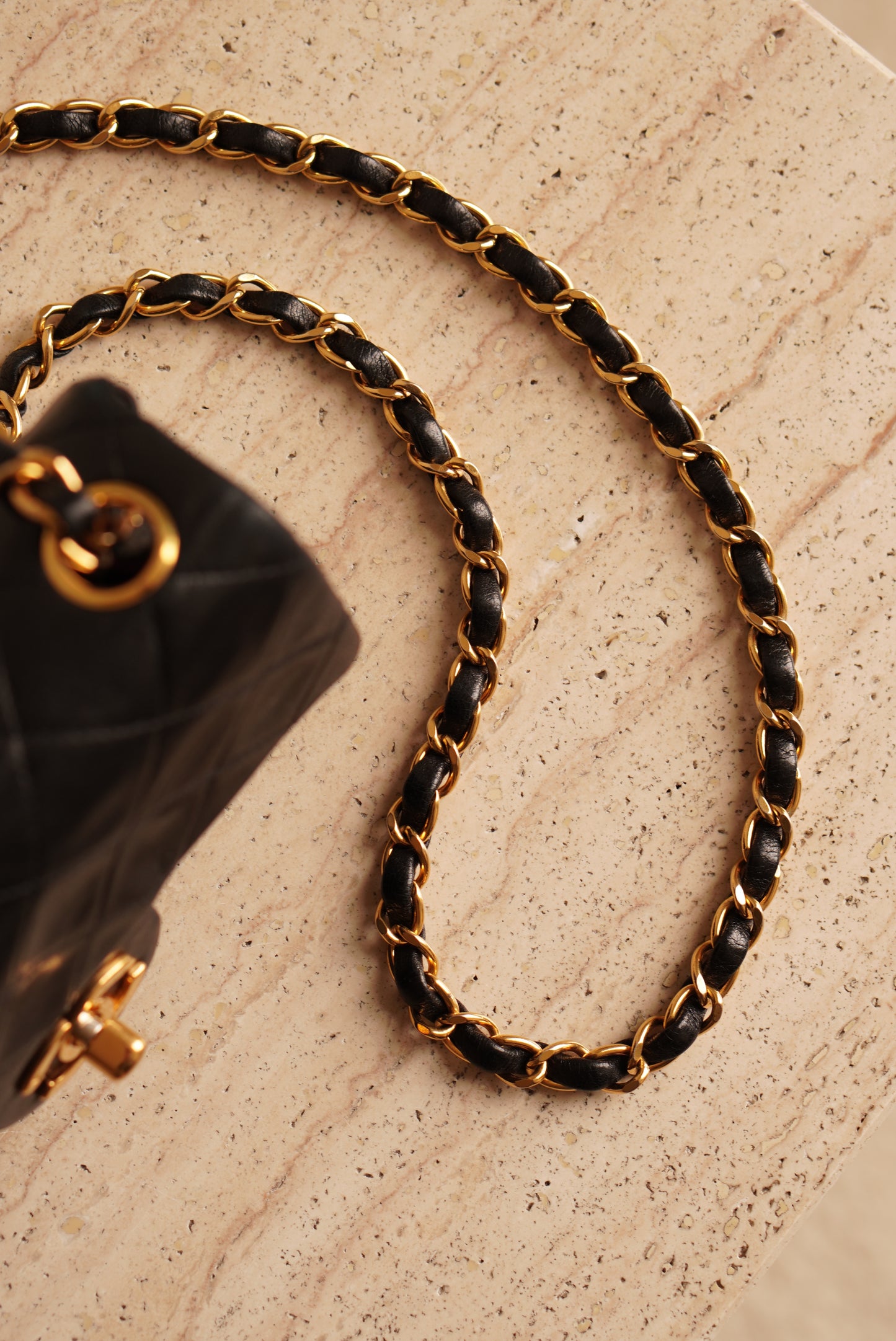 CHANEL CLASSIC MINI SQUARE | BLACK