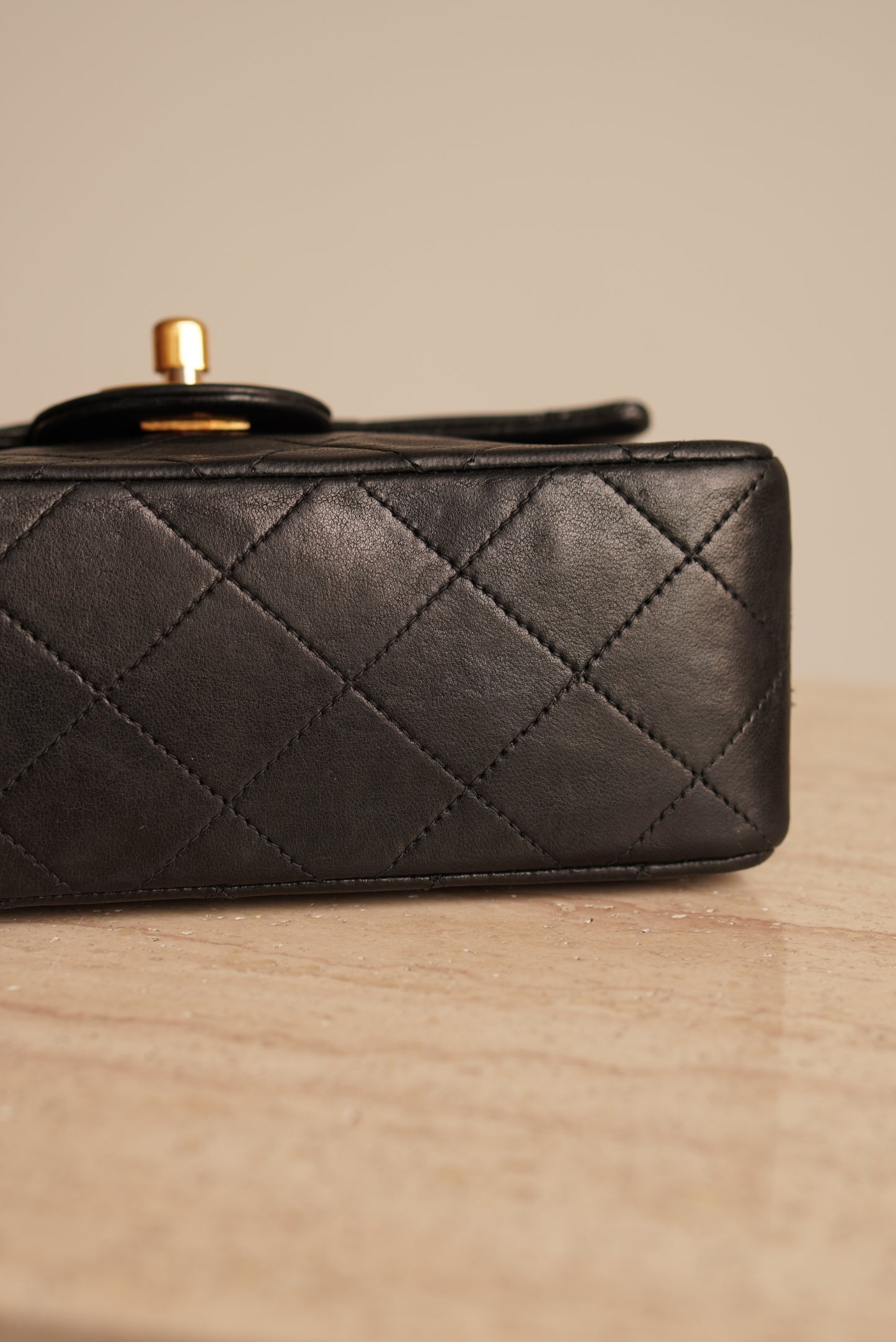 CHANEL CLASSIC MINI SQUARE | BLACK