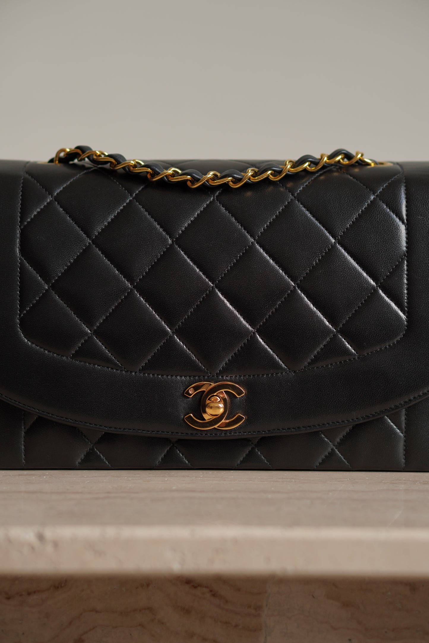 CHANEL DIANA MEDIUM FLAP BAG