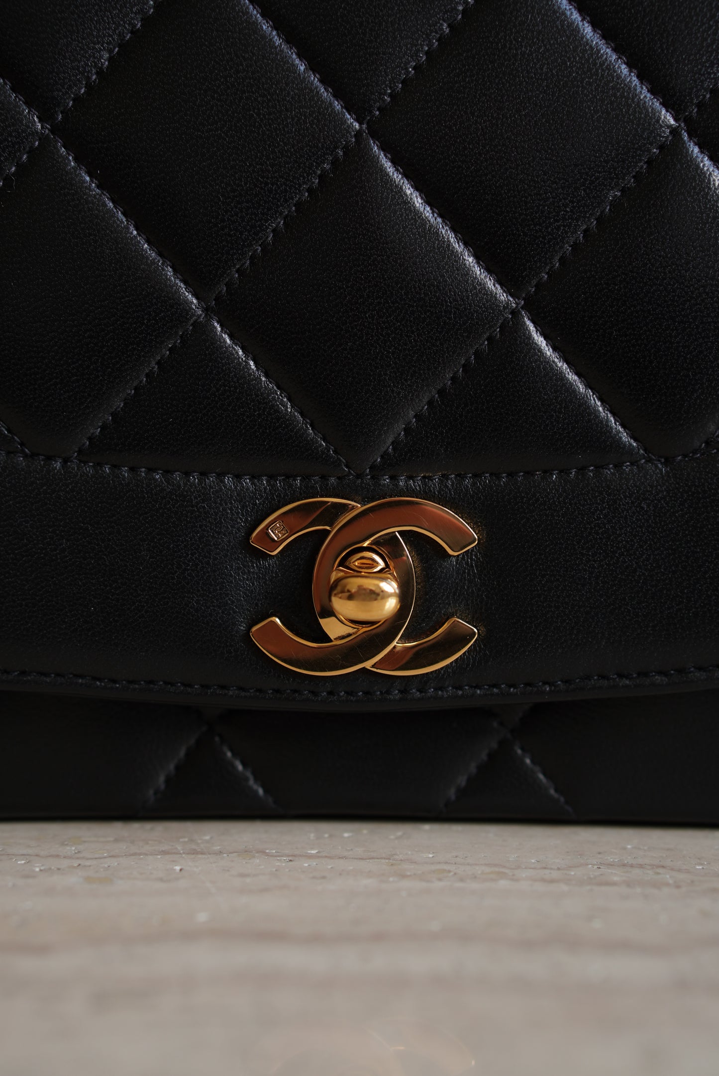 CHANEL DIANA MEDIUM FLAP BAG
