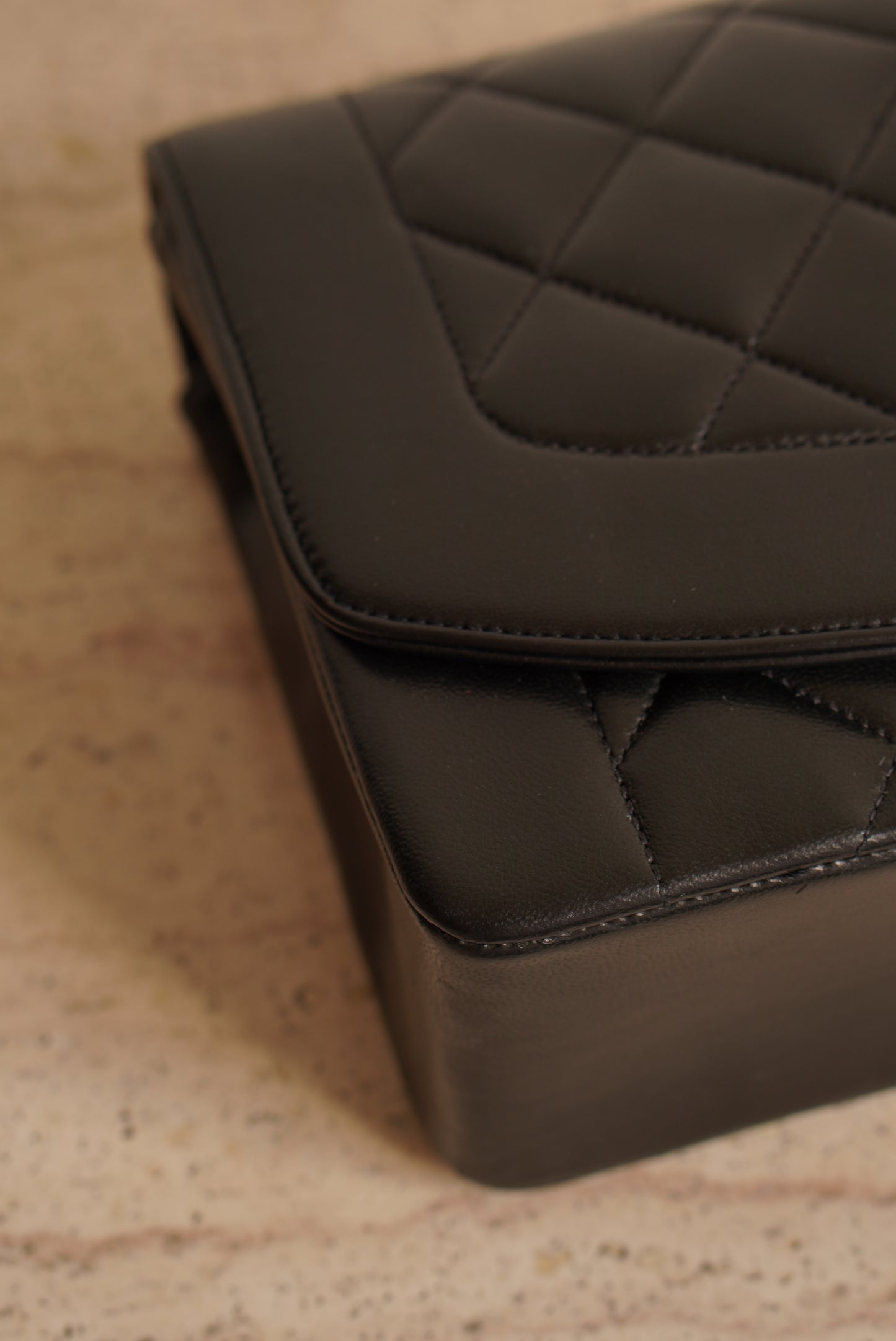 CHANEL DIANA MEDIUM FLAP BAG