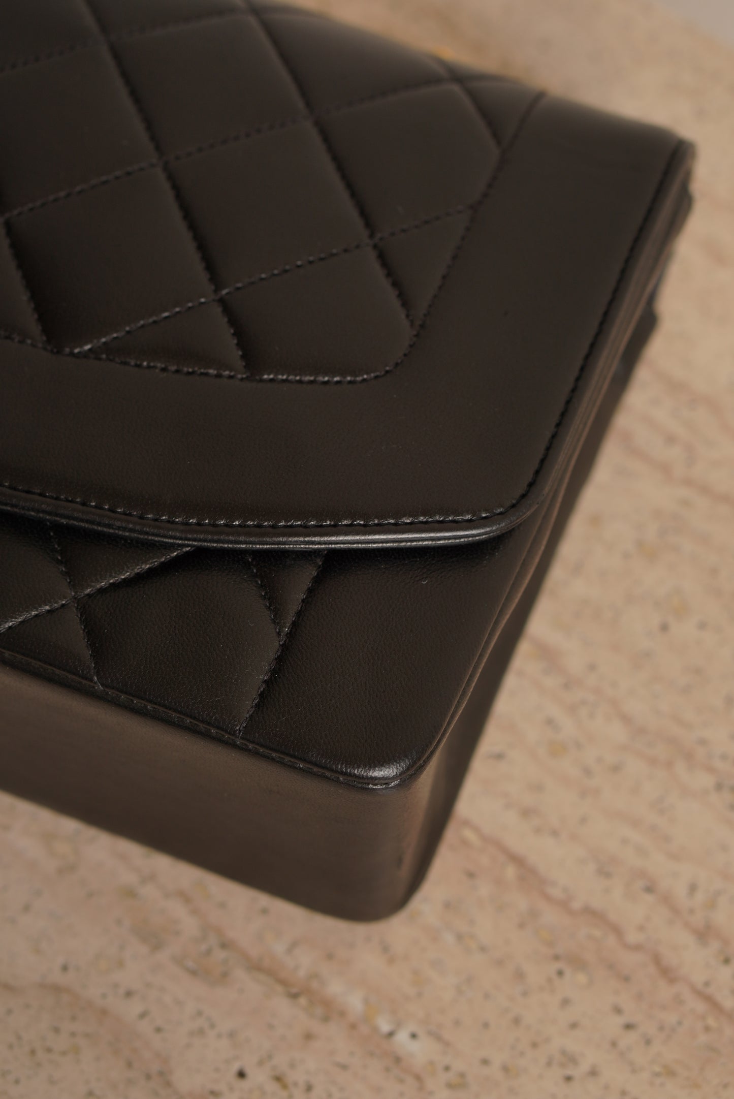 CHANEL DIANA MEDIUM FLAP BAG