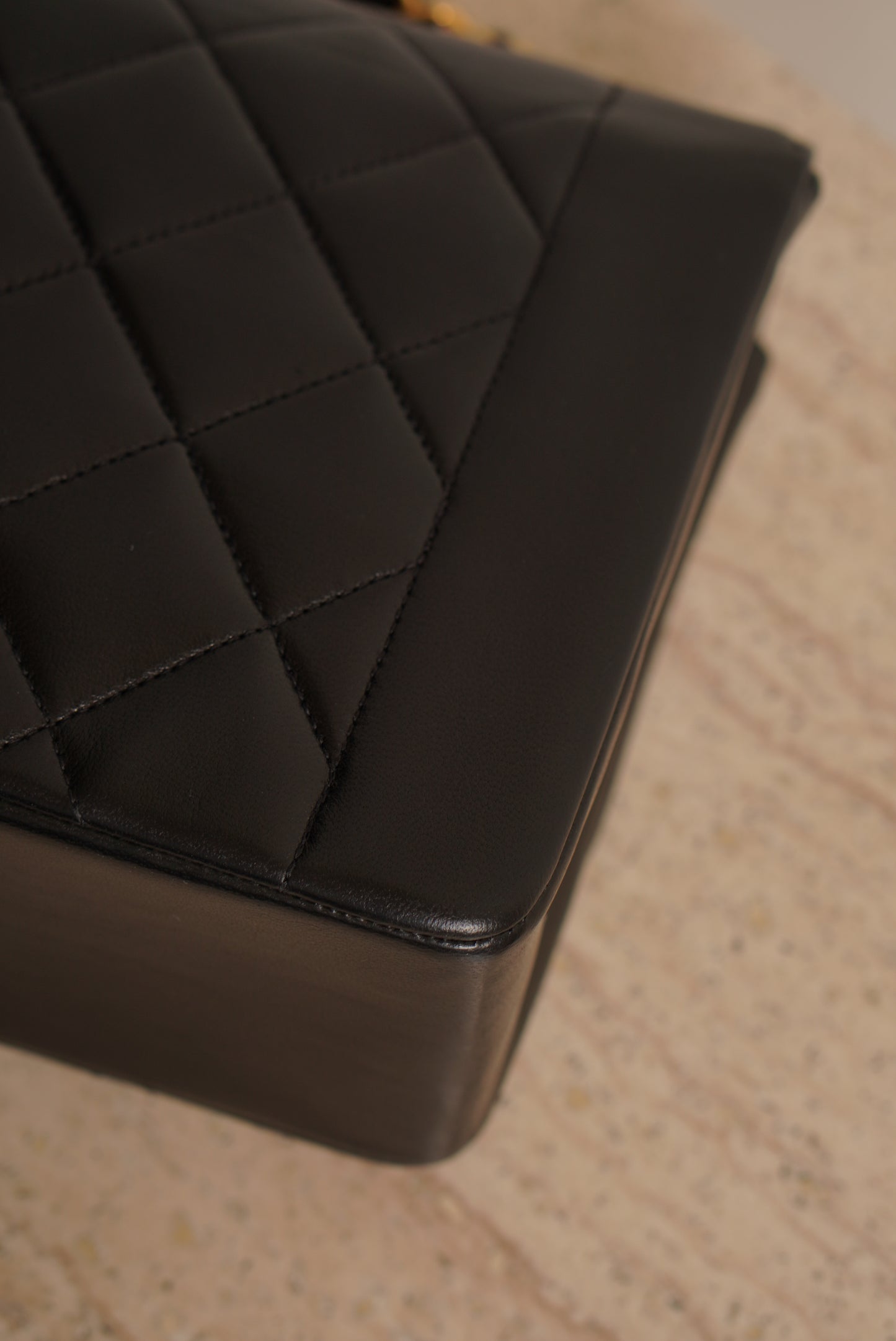 CHANEL DIANA MEDIUM FLAP BAG