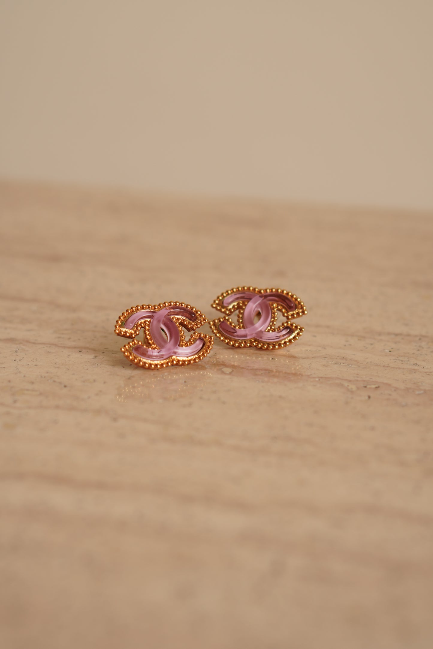 CHANEL EARRINGS PINK D24 P