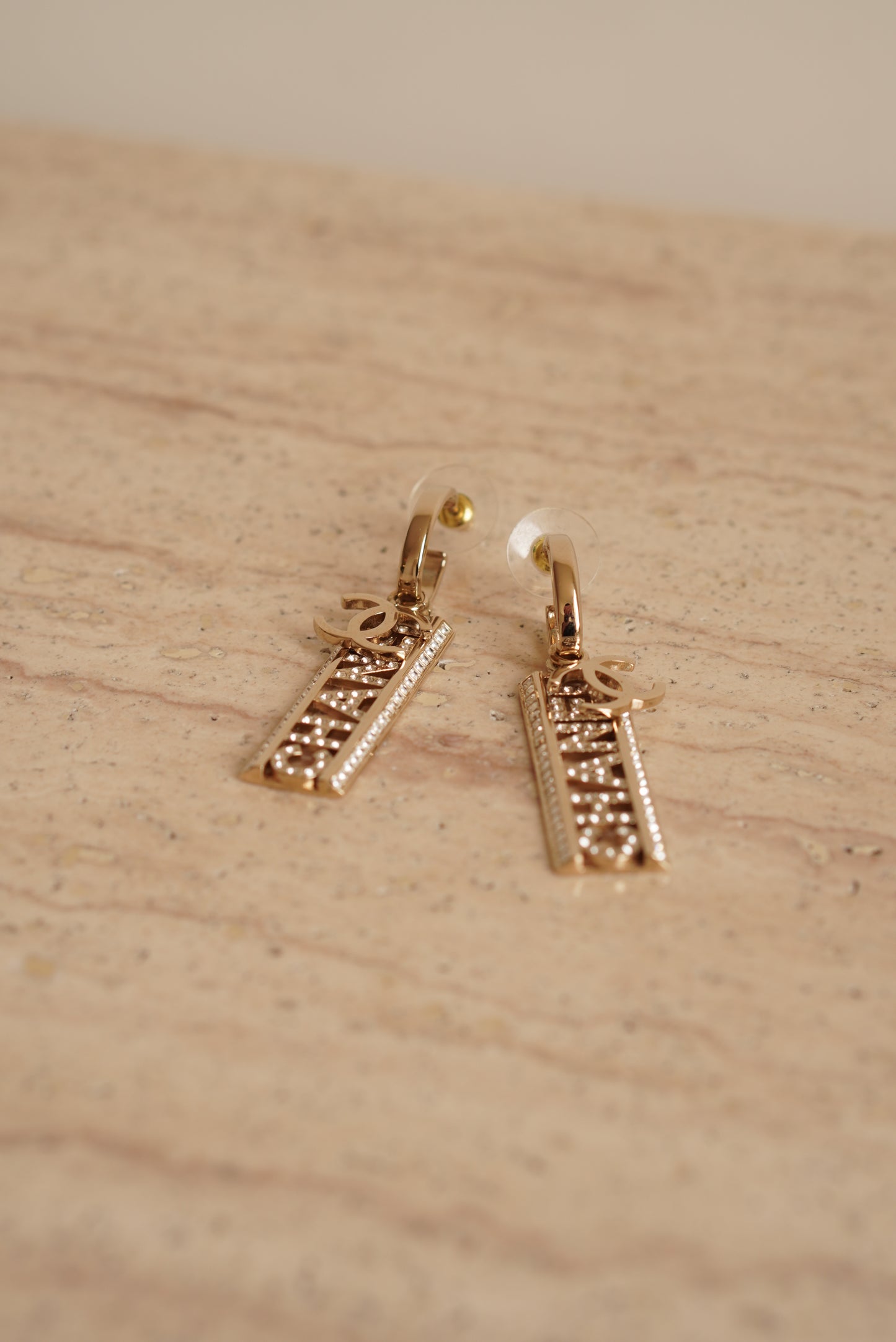 CHANEL EARRINGS B24 C