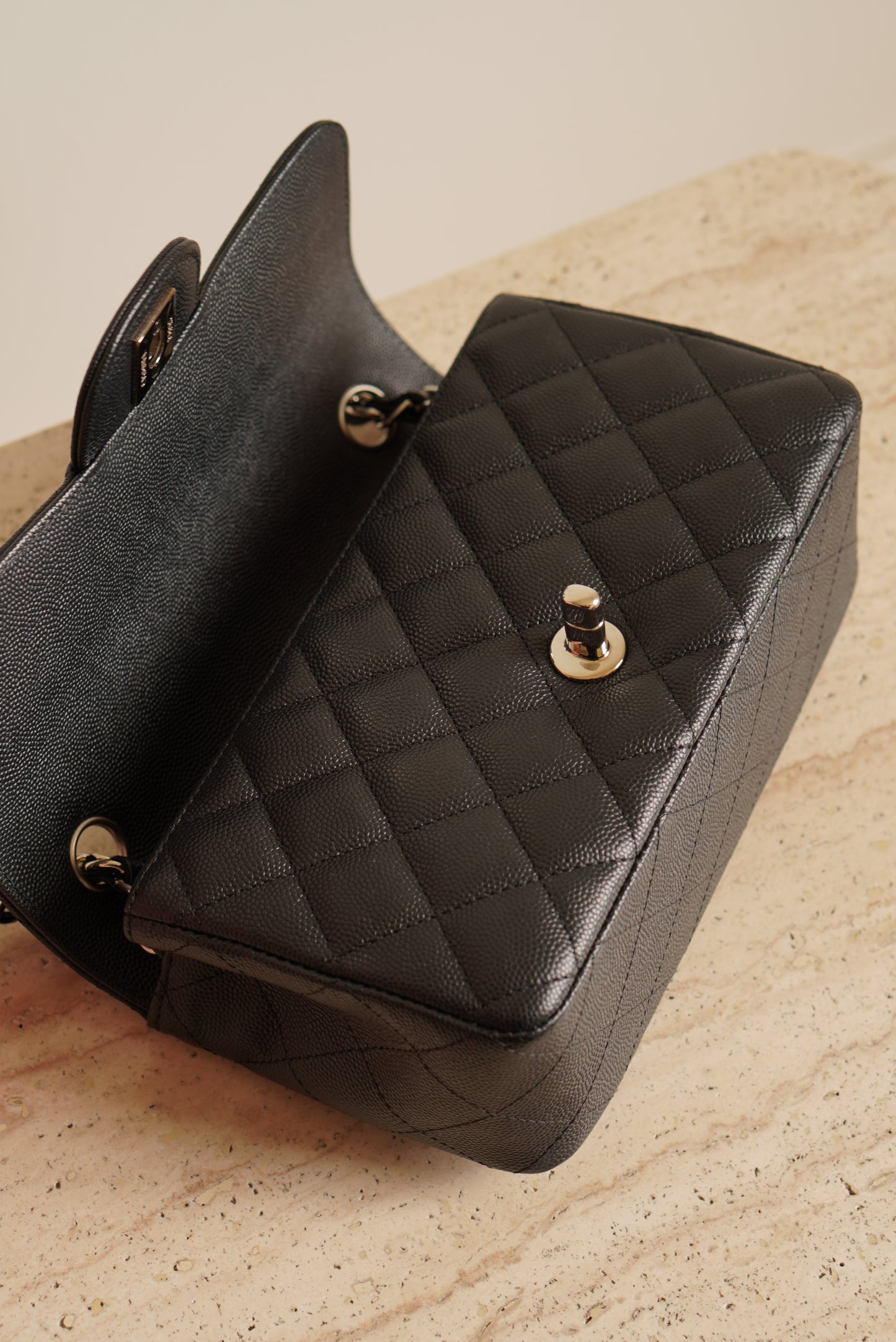 CHANEL 17C MINI RECTANGULAR | BLACK