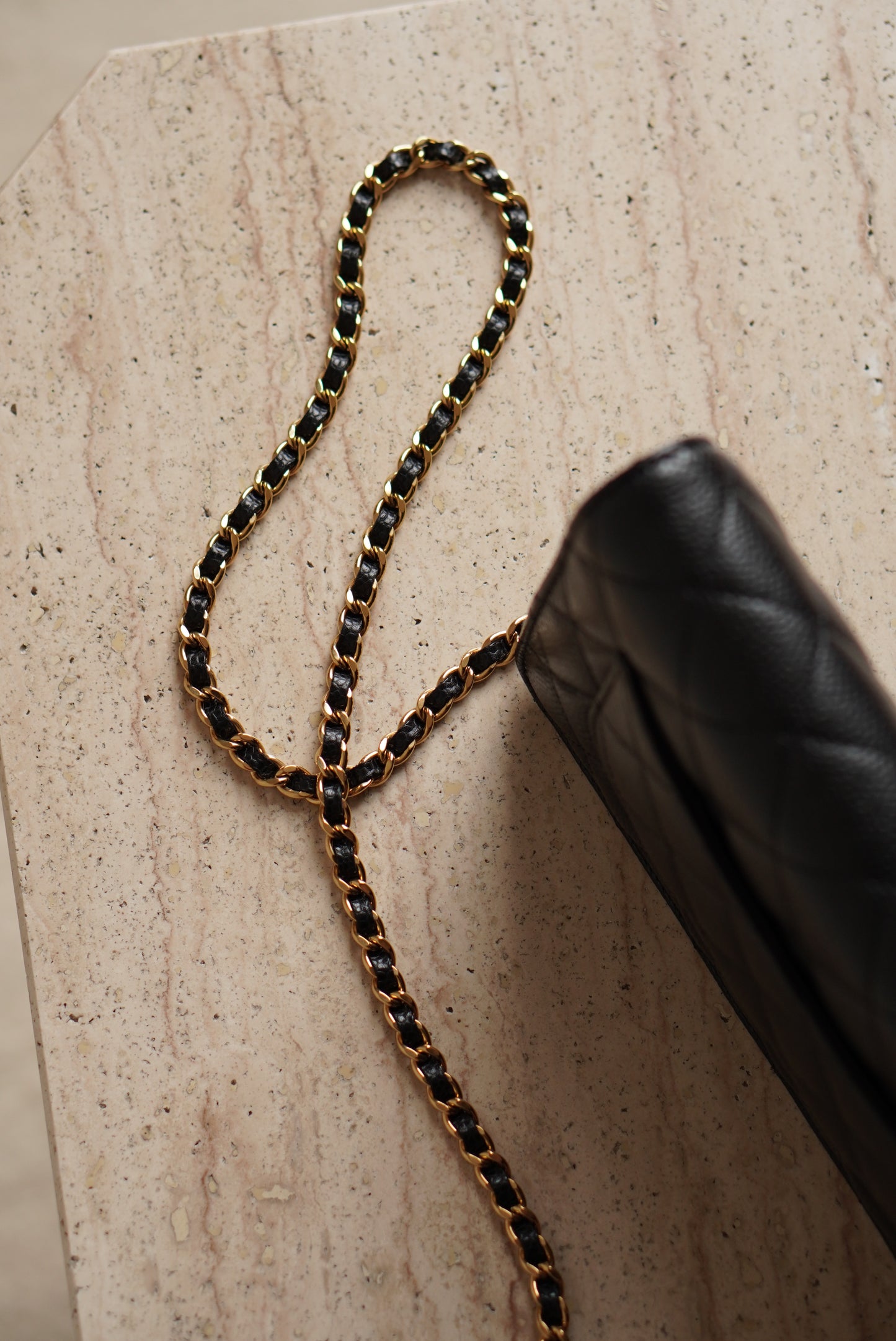 CHANEL WALLET ON CHAIN | BLACK
