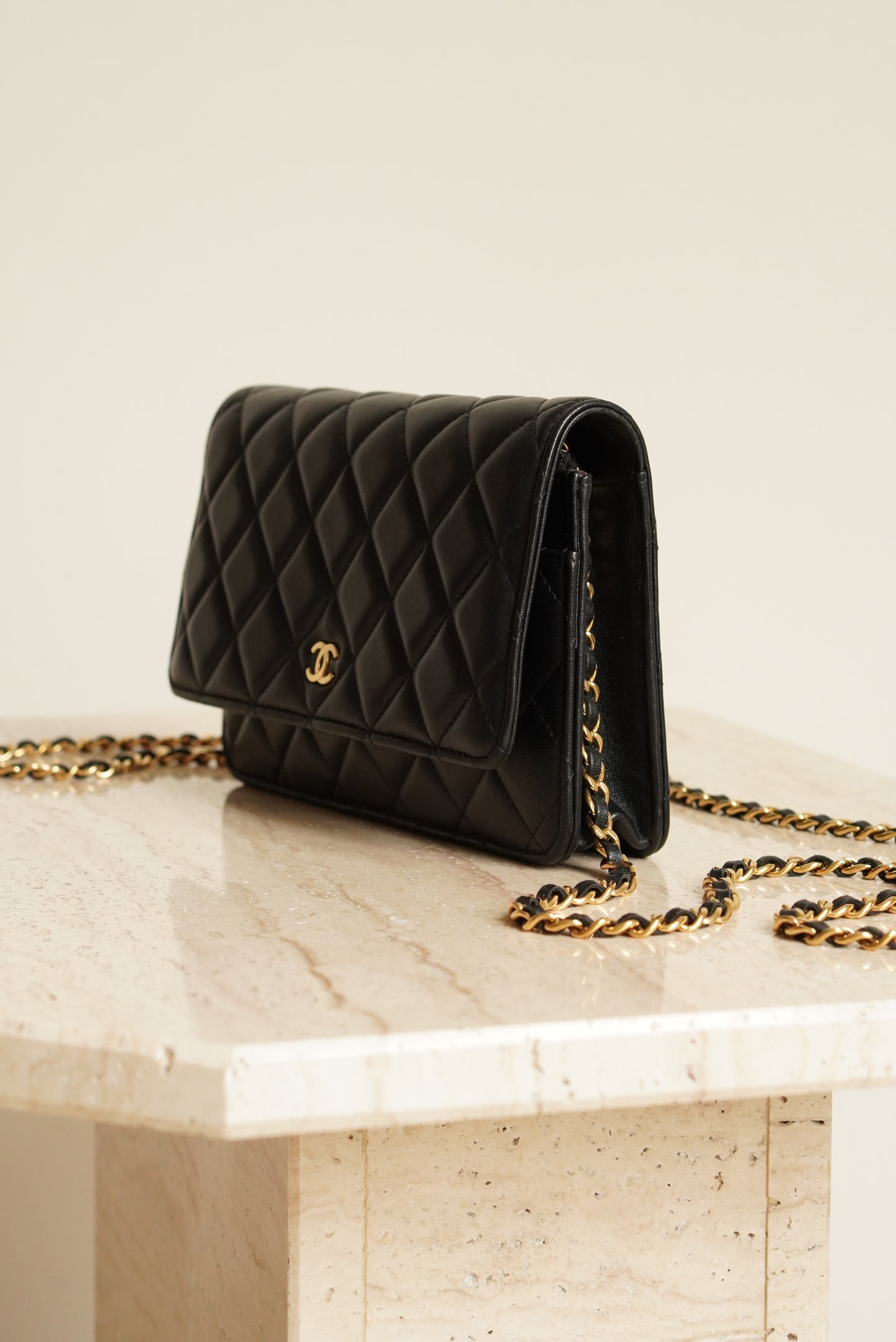 CHANEL WALLET ON CHAIN | BLACK