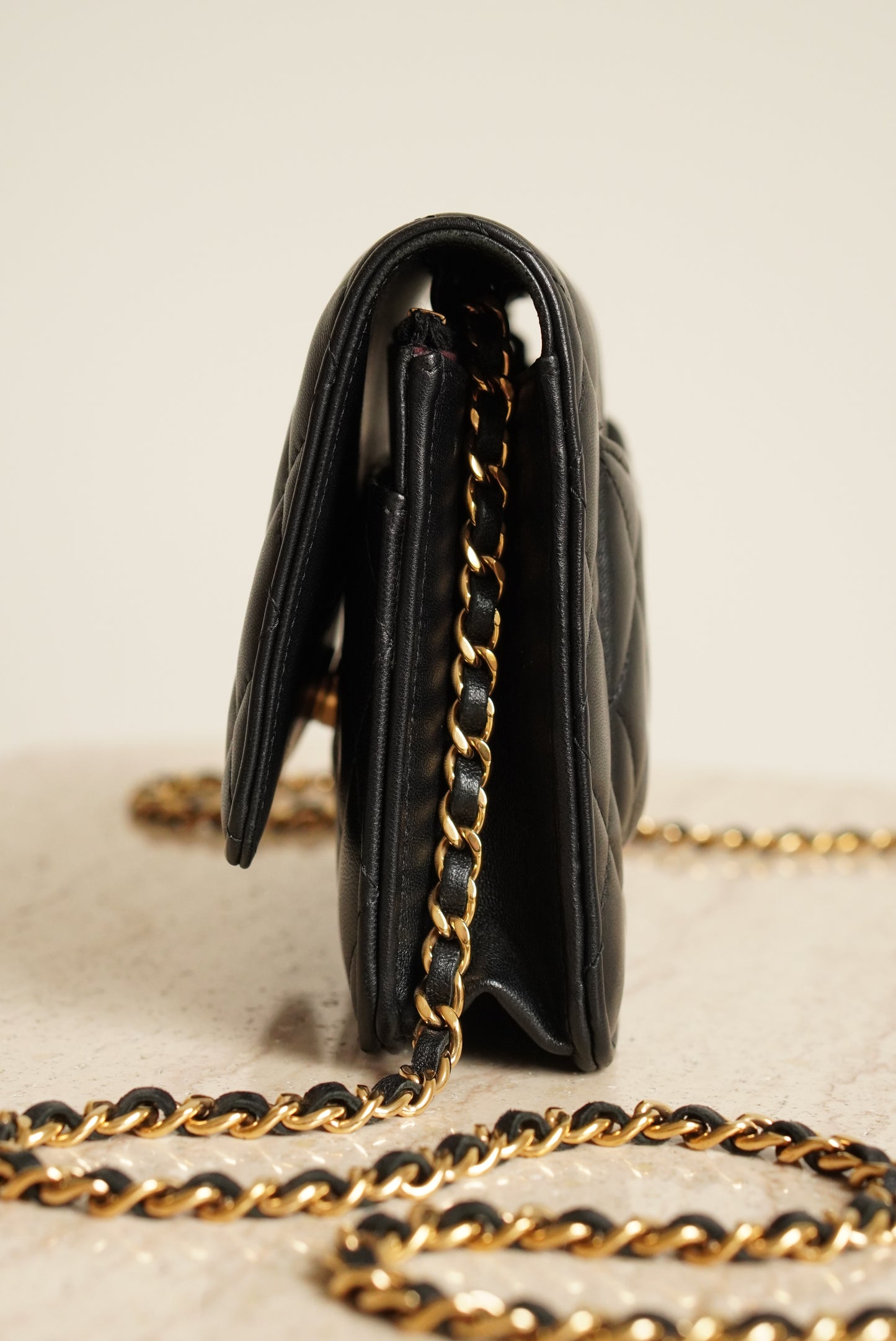 CHANEL WALLET ON CHAIN | BLACK