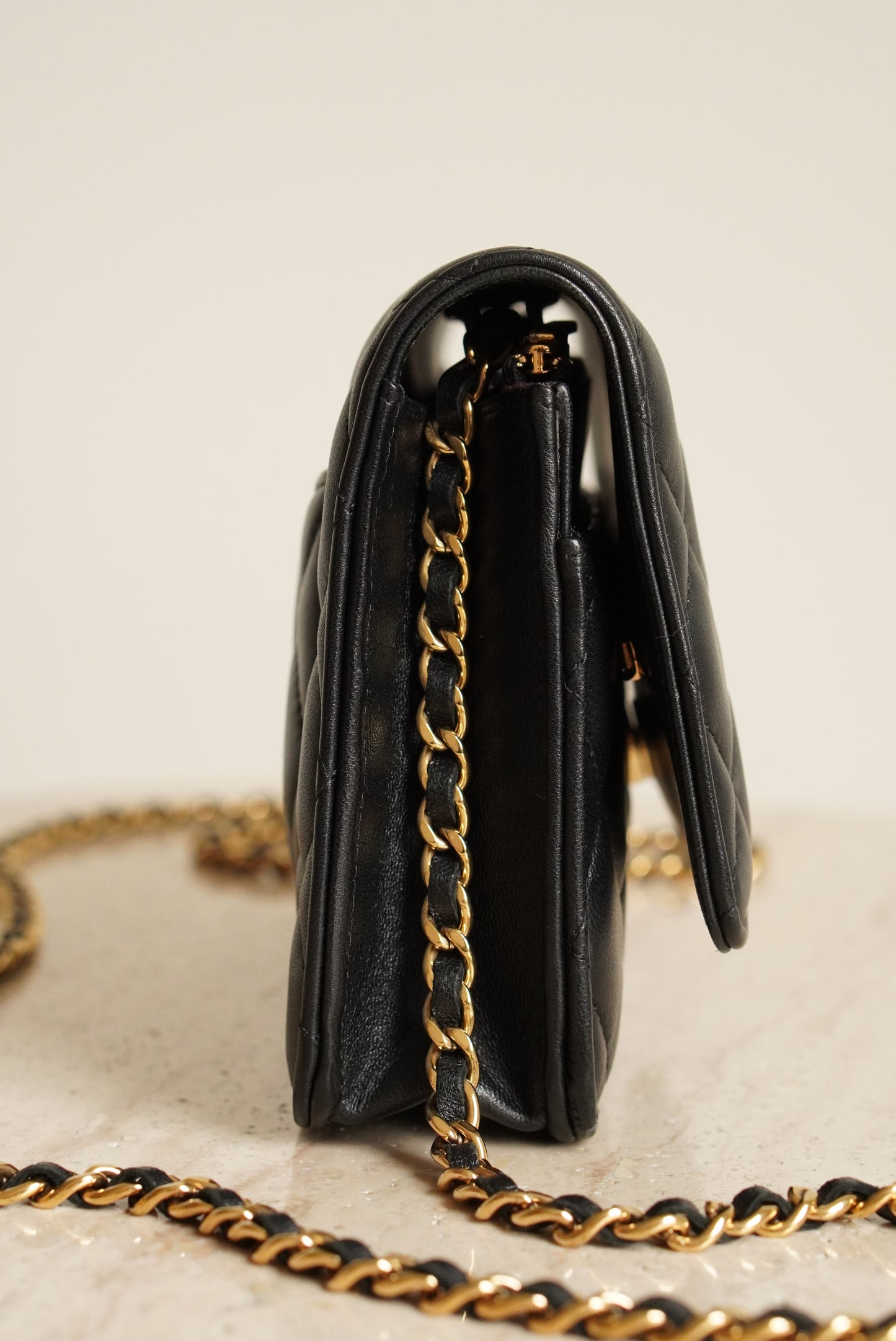 CHANEL WALLET ON CHAIN | BLACK