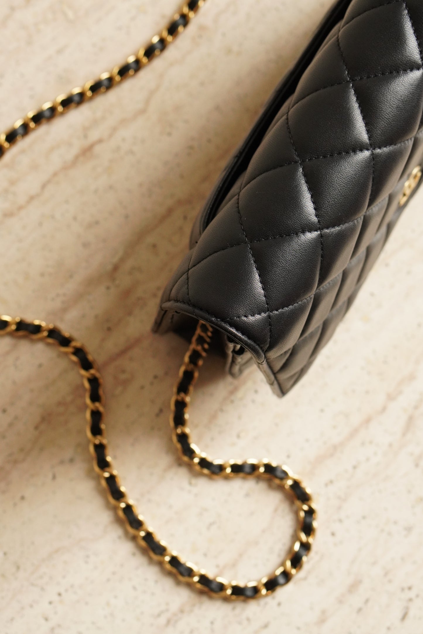 CHANEL WALLET ON CHAIN | BLACK