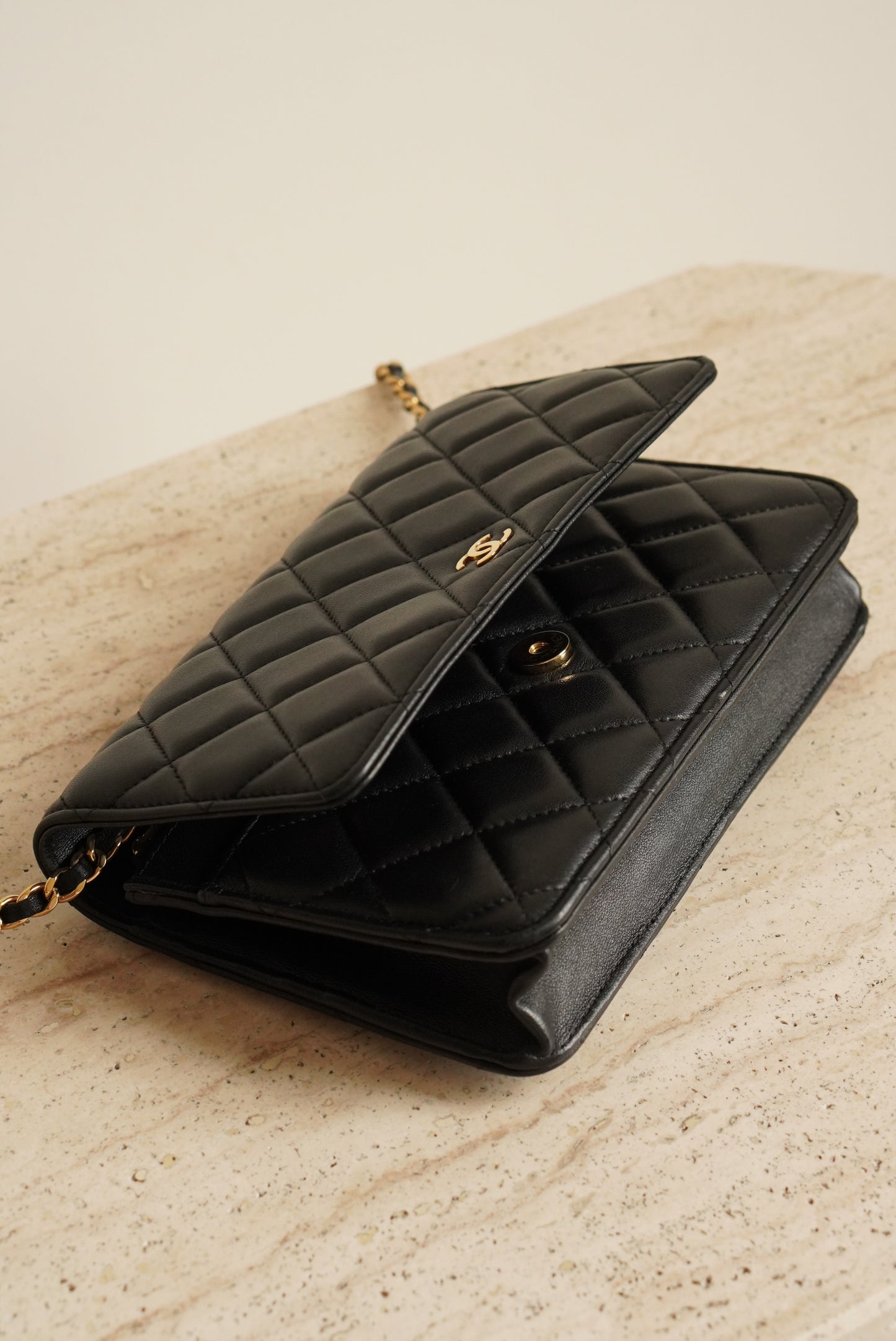 CHANEL WALLET ON CHAIN | BLACK