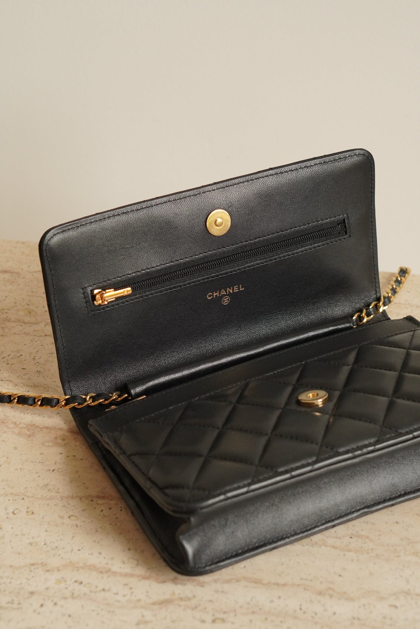 CHANEL WALLET ON CHAIN | BLACK
