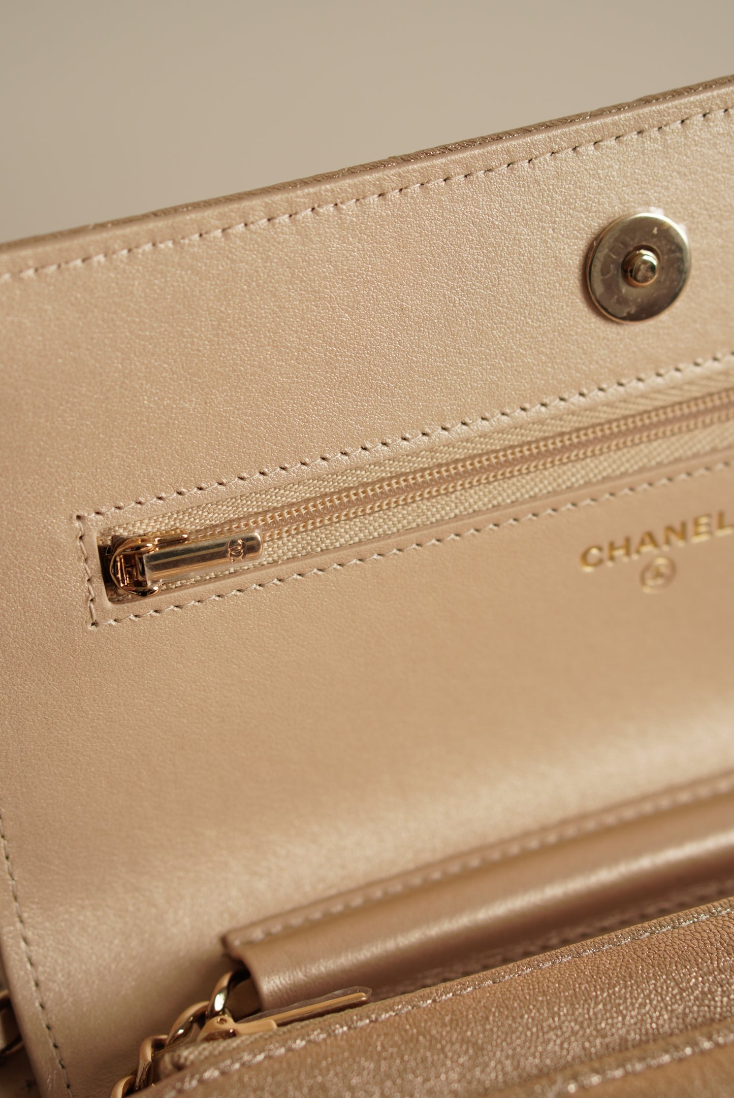 CHANEL WALLET ON CHAIN | METALLIC GOLD