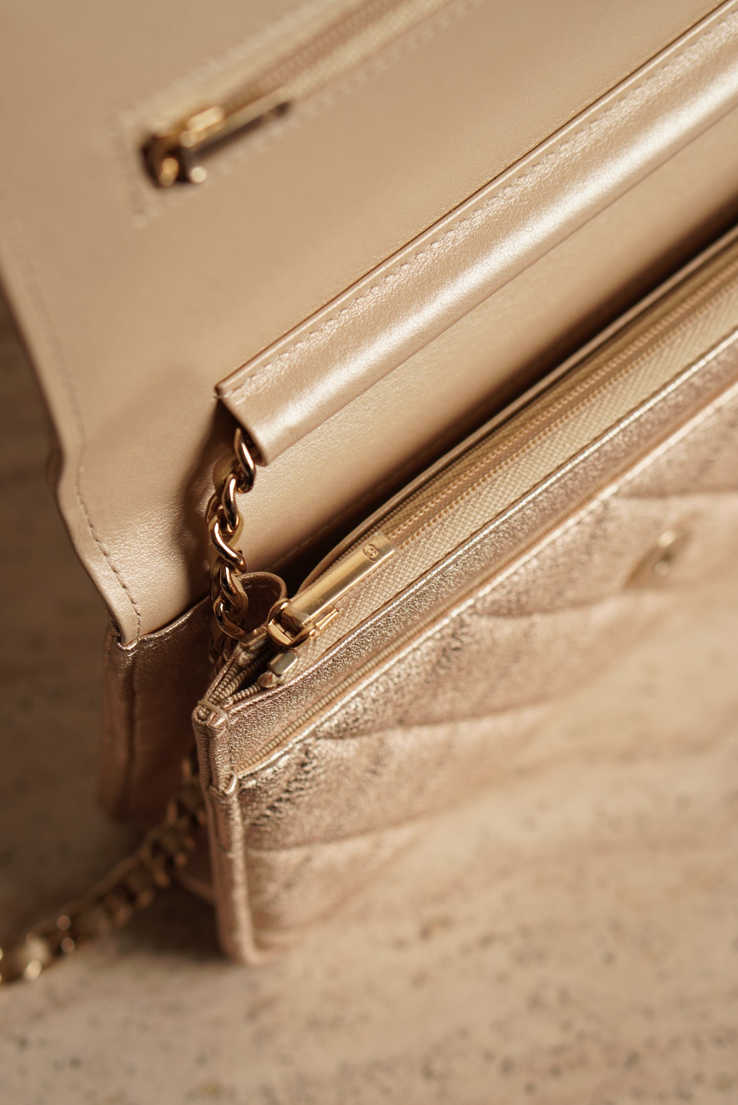 CHANEL WALLET ON CHAIN | METALLIC GOLD